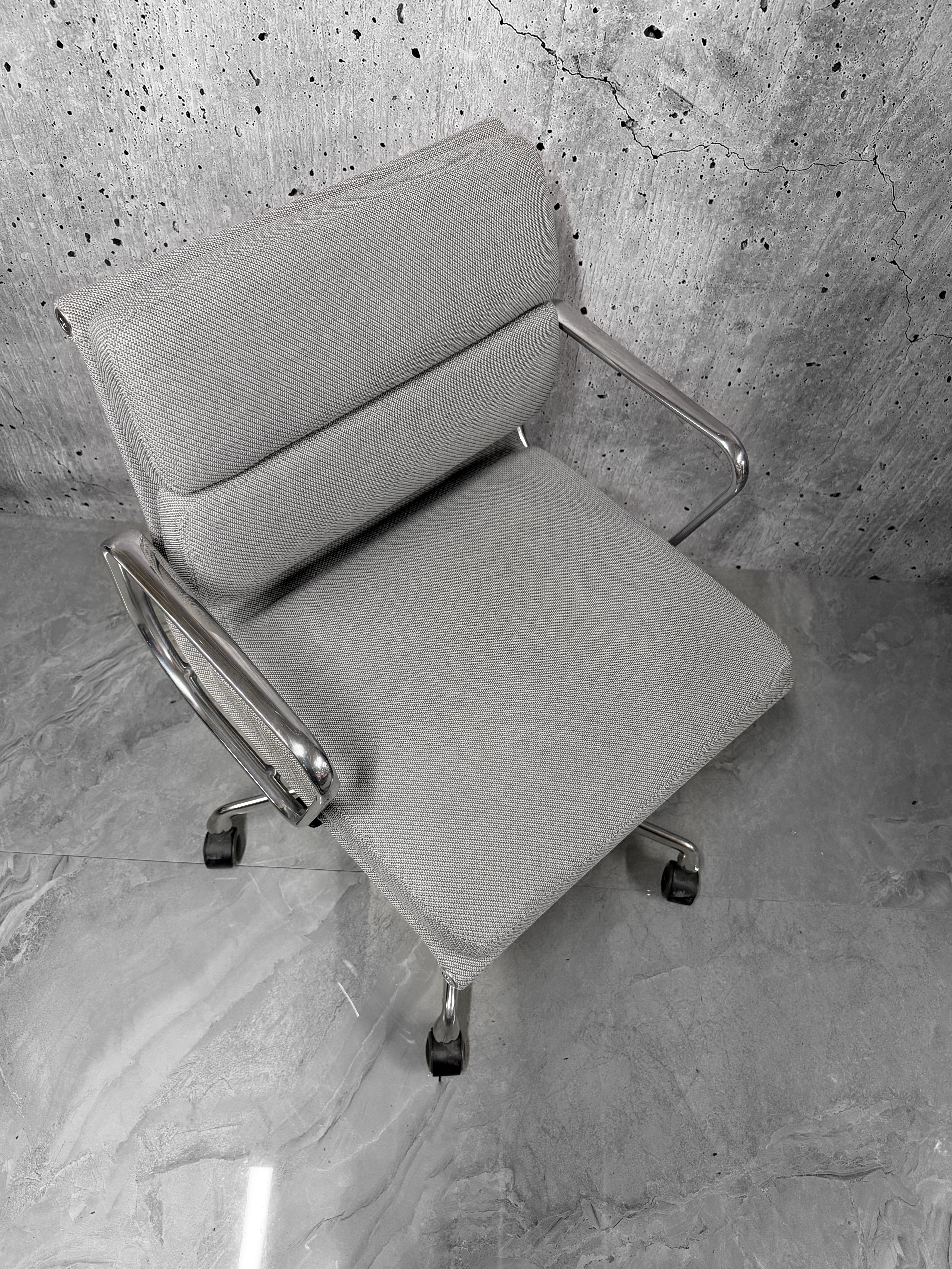 Vitra Eames EA217 Softpad Fabric Lowback Office Chair New Condition