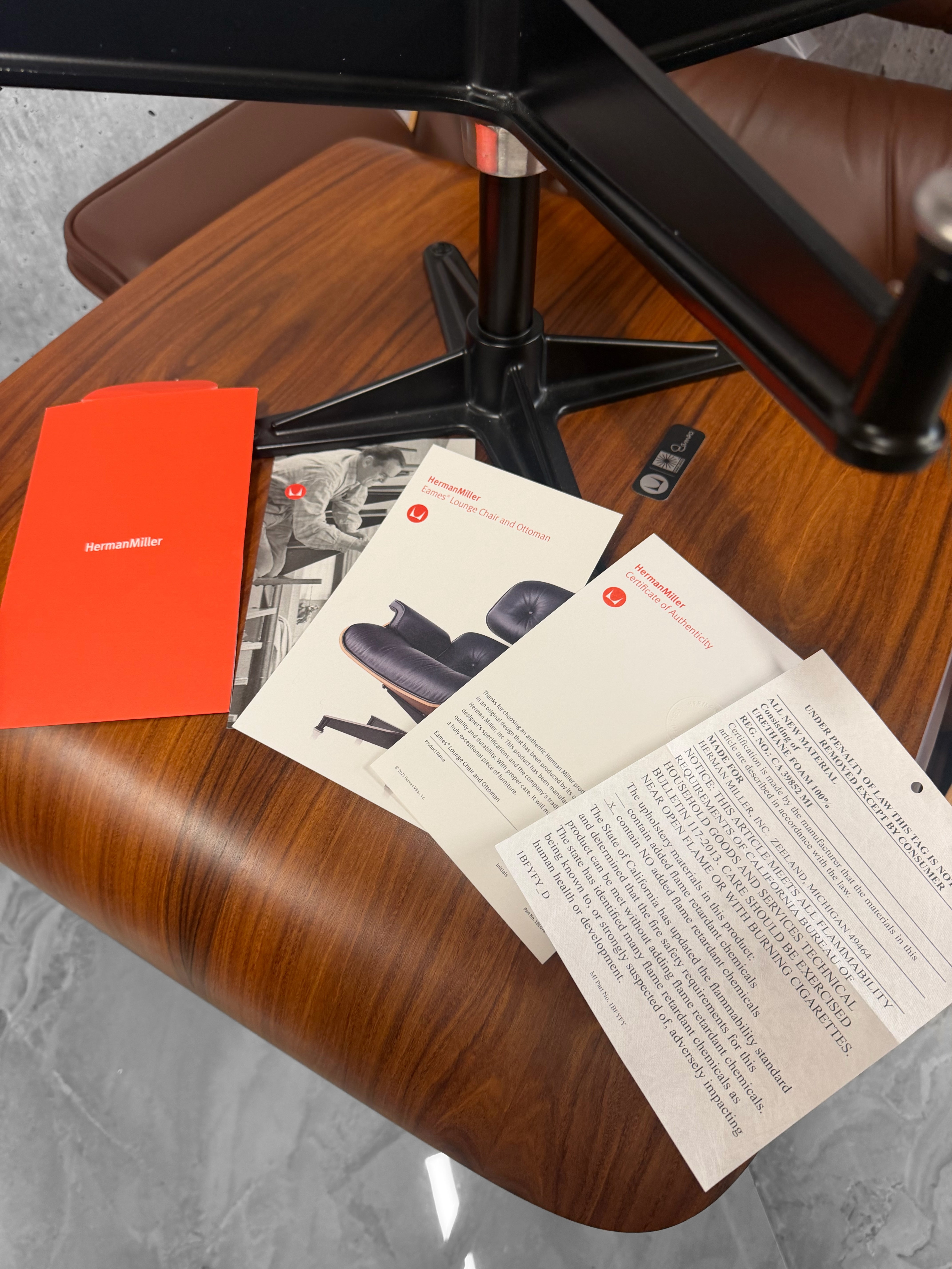 Herman Miller Eames 670 Lounge Chair & Ottoman Santos Palisander Brown Unused
