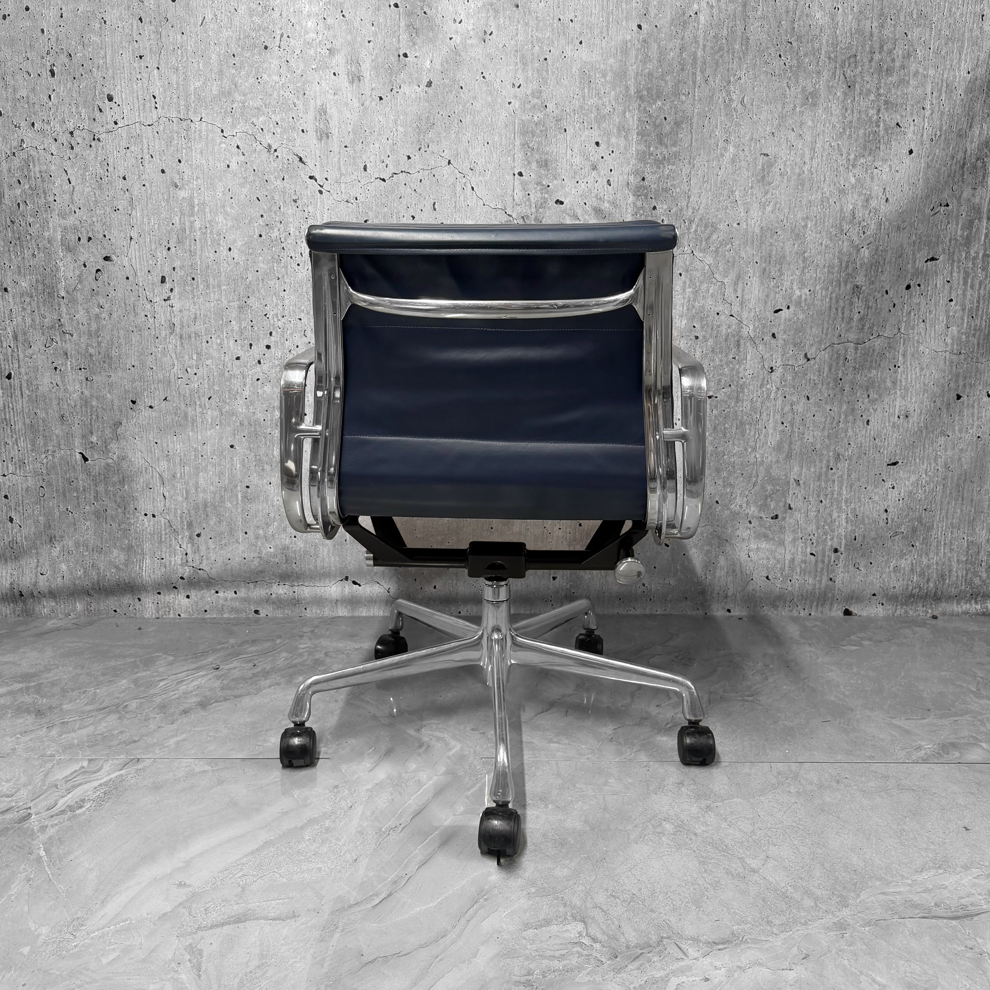 Herman Miller Eames USA EA435 Softpad Leather Office Chair Refurbished