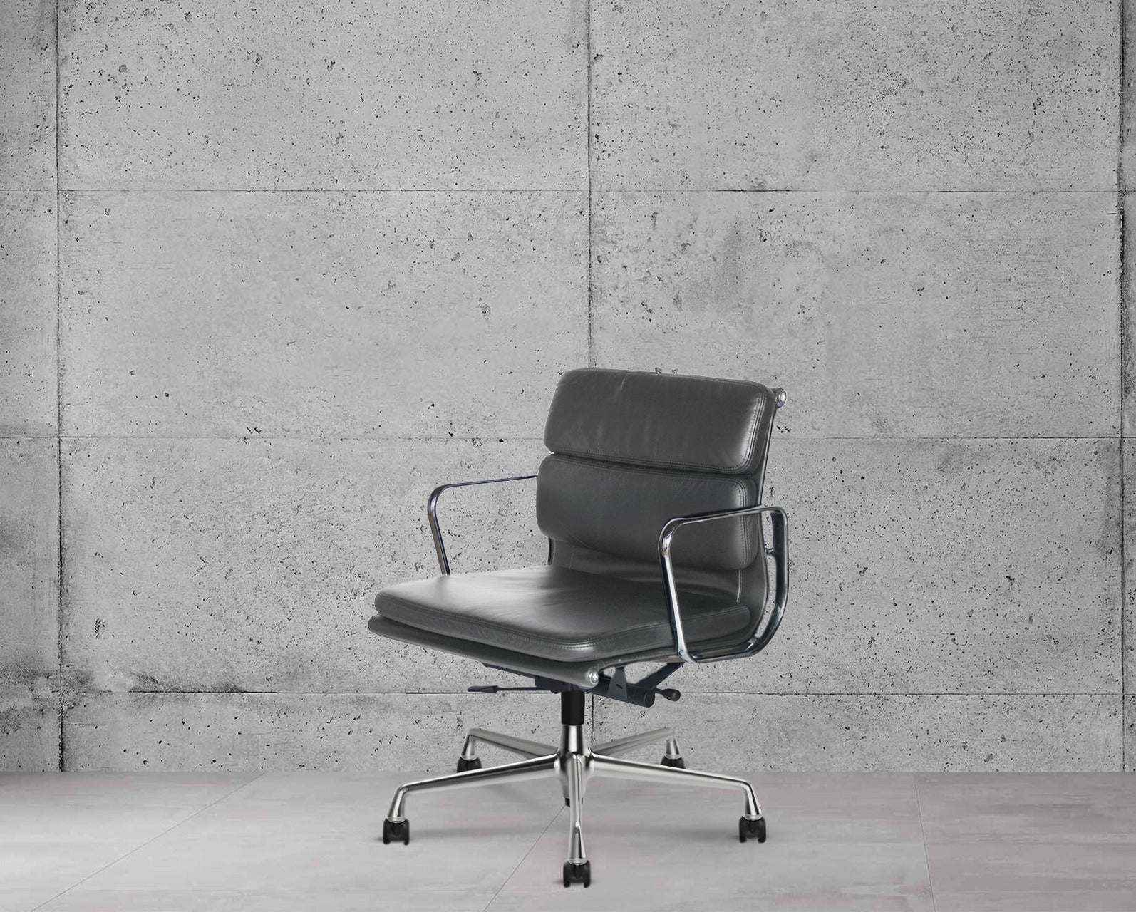 Vitra Eames EA217 Softpad Lowback Office Chair