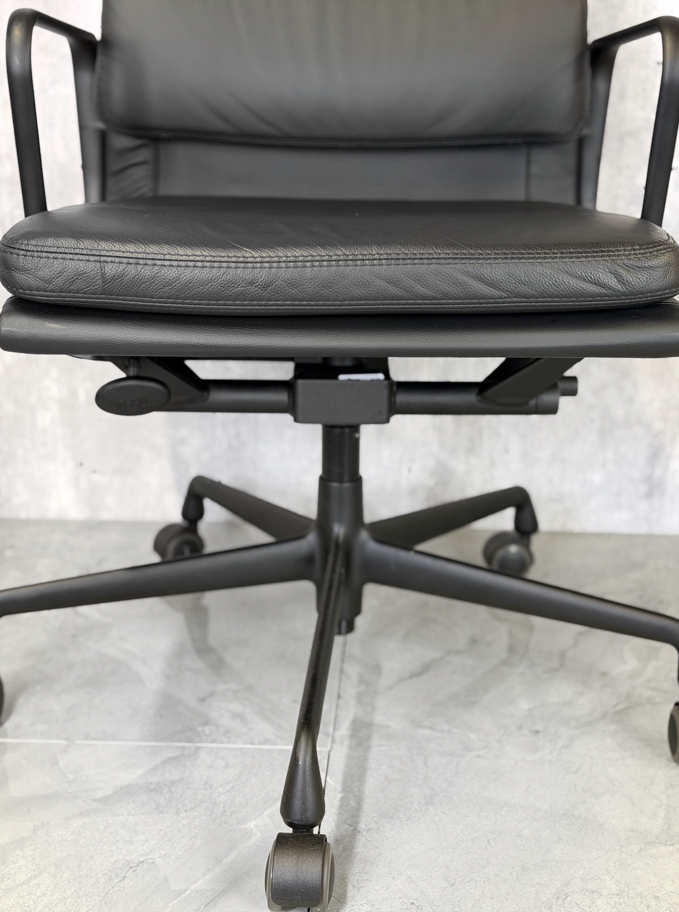 Vitra Eames EA219 Leather Highback Softpad Black Frame