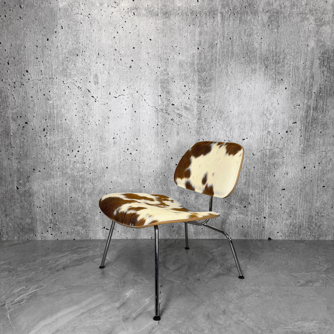 Vitra Eames LCM Calfskin Lounge Chair Ash Pre-Loved