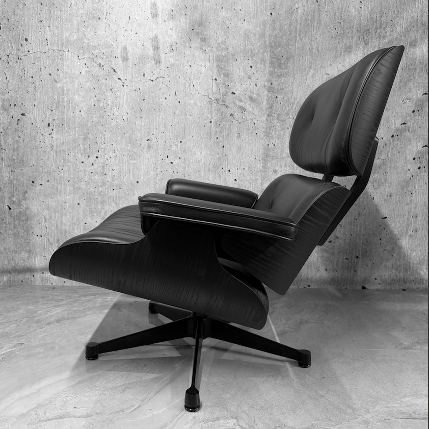 Vitra Eames 670 Lounge Chair & Ottoman Black Chestnut Black Leather Preloved