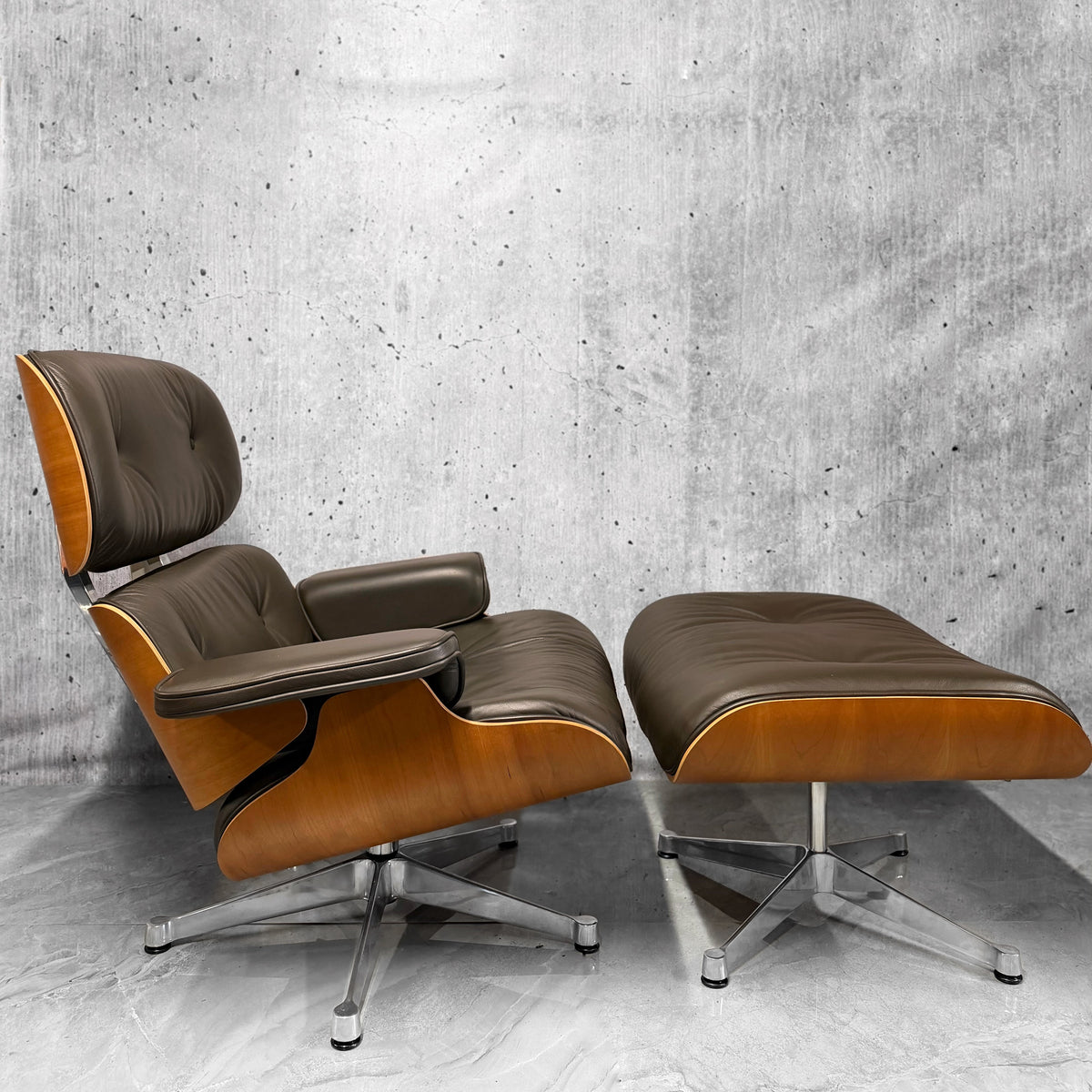 Vitra Eames 670 Lounge Chair & Ottoman Brown Walnut Chrome Preloved