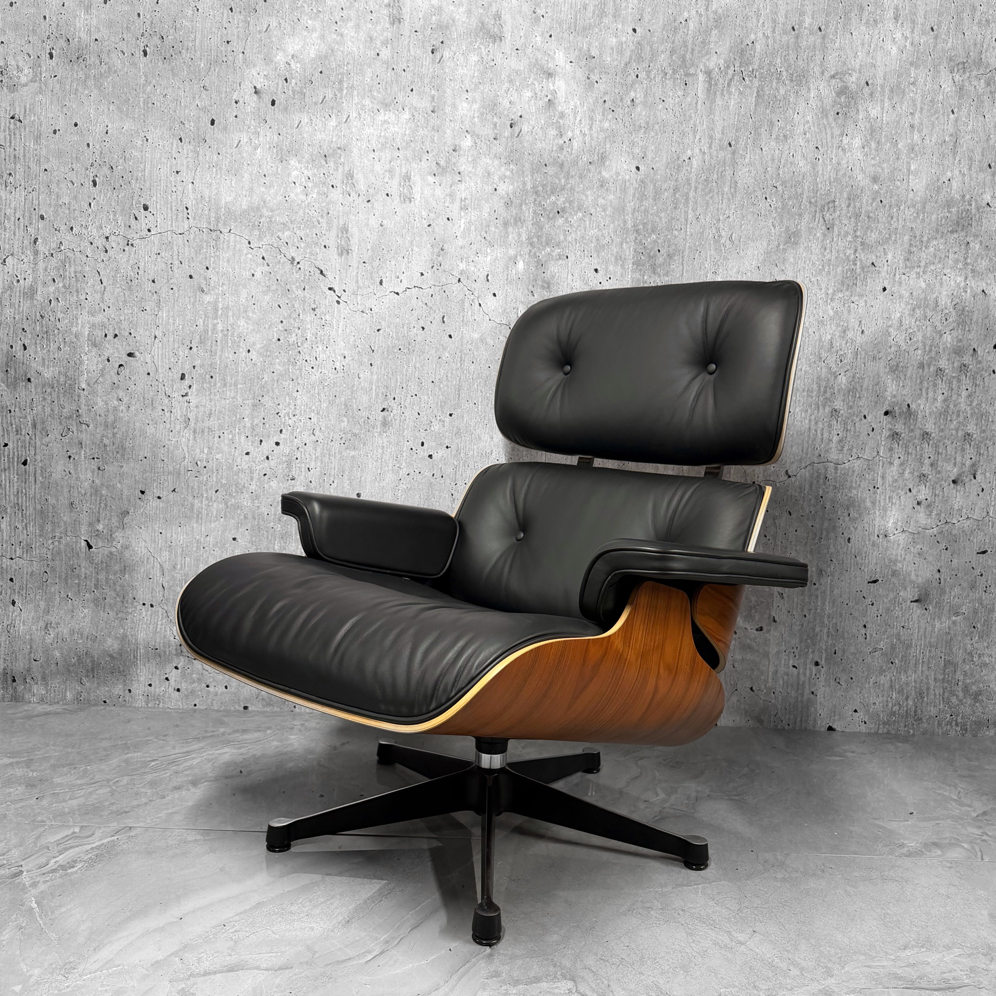 Vitra Eames 670 Lounge Chair & Ottoman Santos Palisander Black Unused