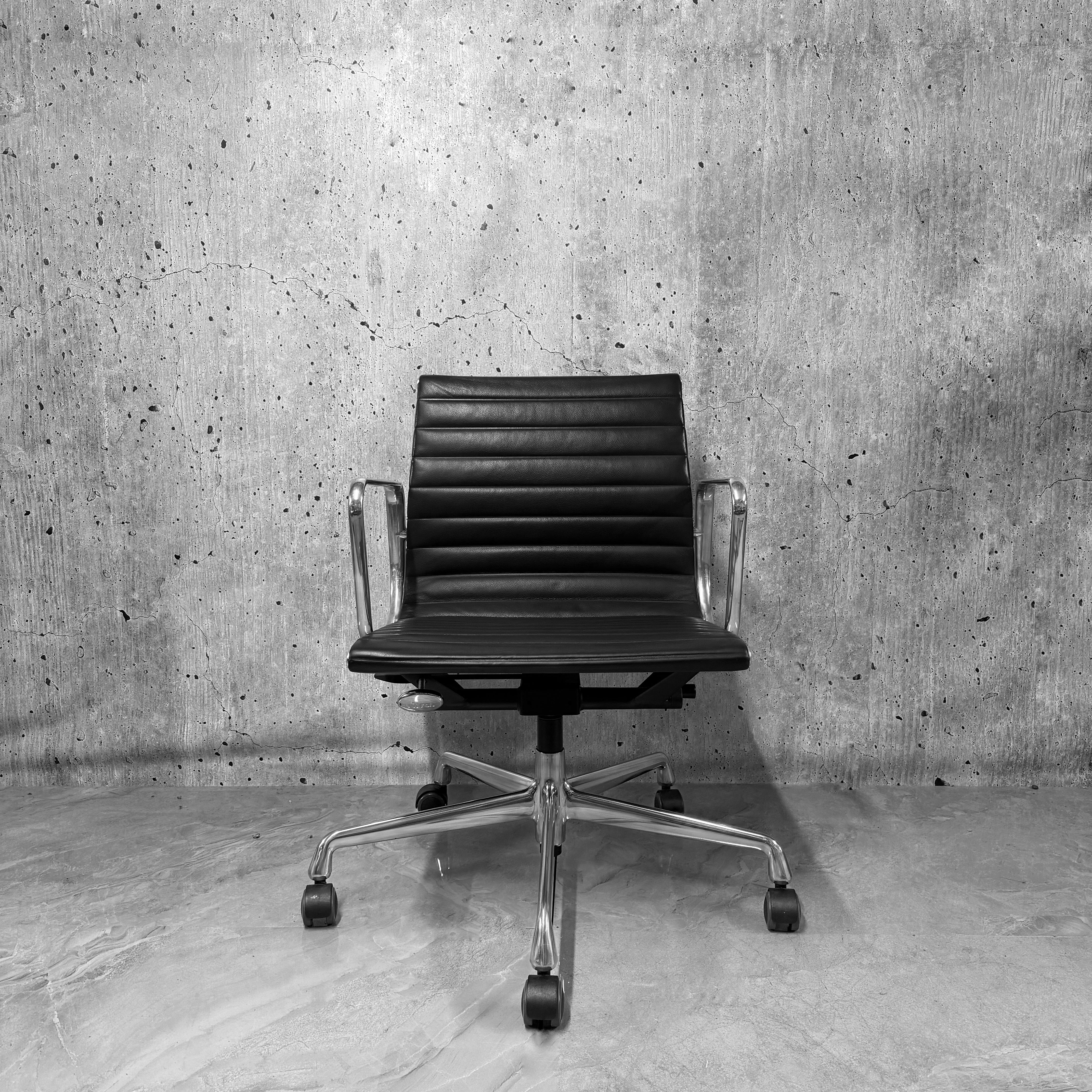 Vitra Eames EA117 Leather Ribbed Lowback Office Chair Refurbished