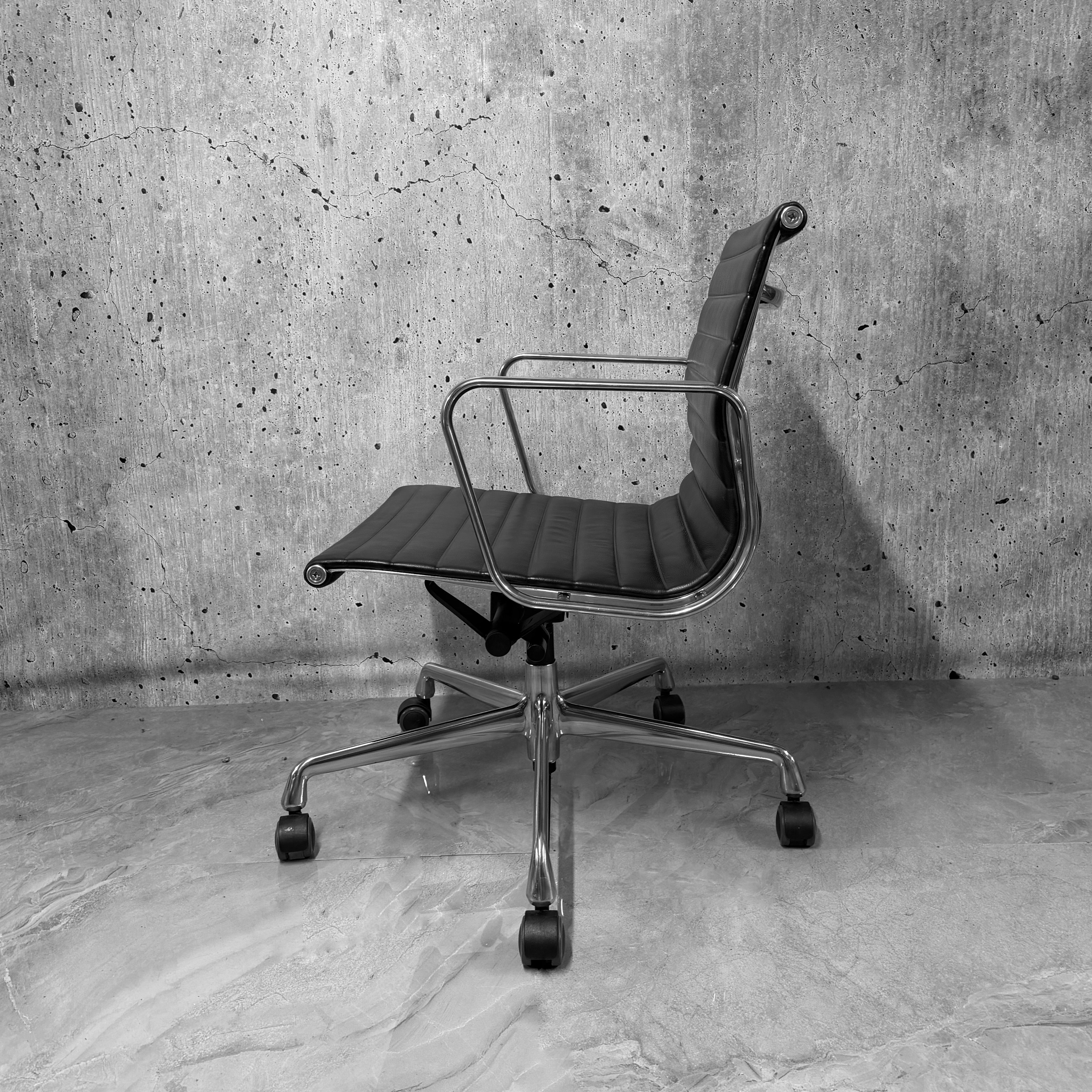 Vitra Eames EA117 Leather Ribbed Lowback Office Chair Refurbished