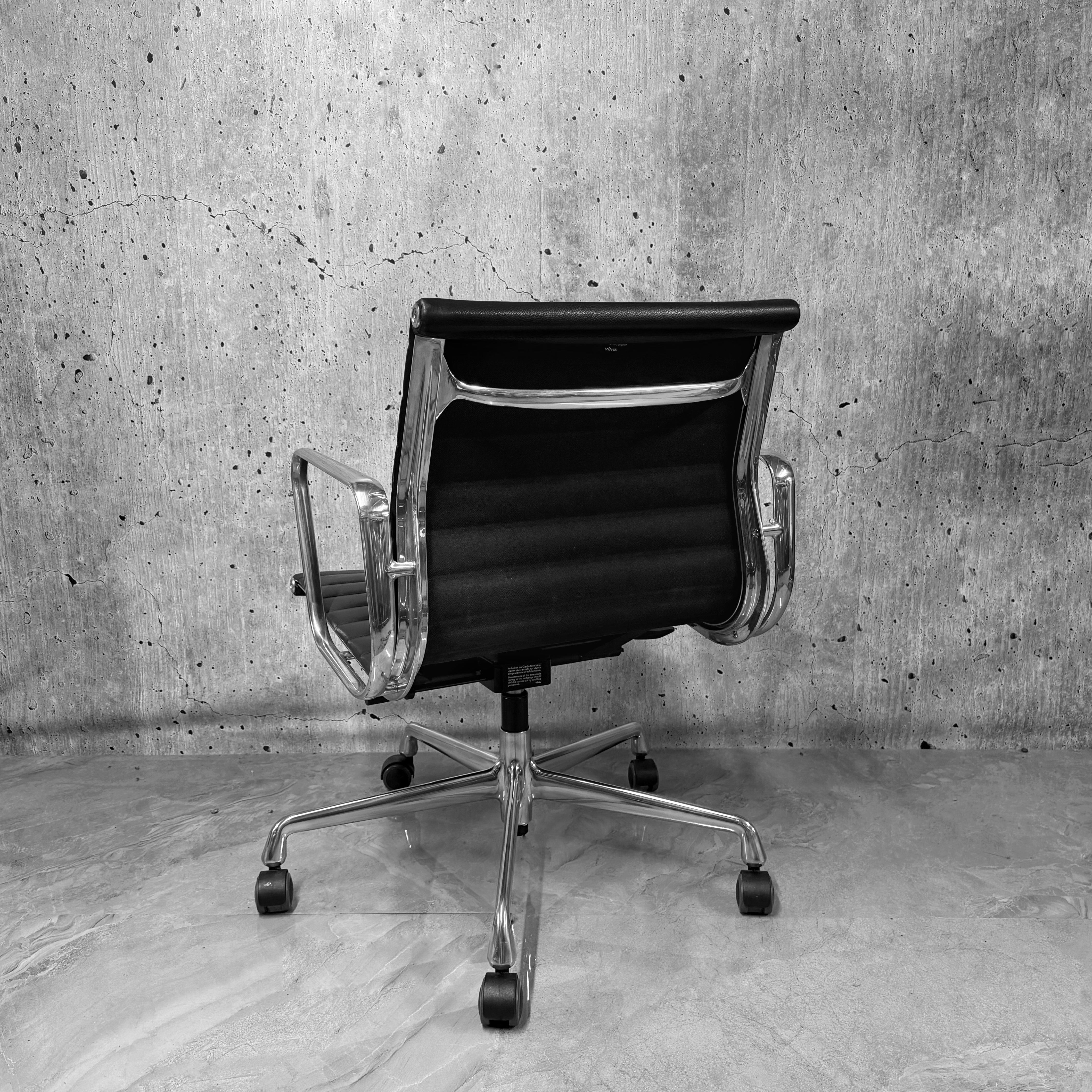 Vitra Eames EA117 Leather Ribbed Lowback Office Chair Refurbished