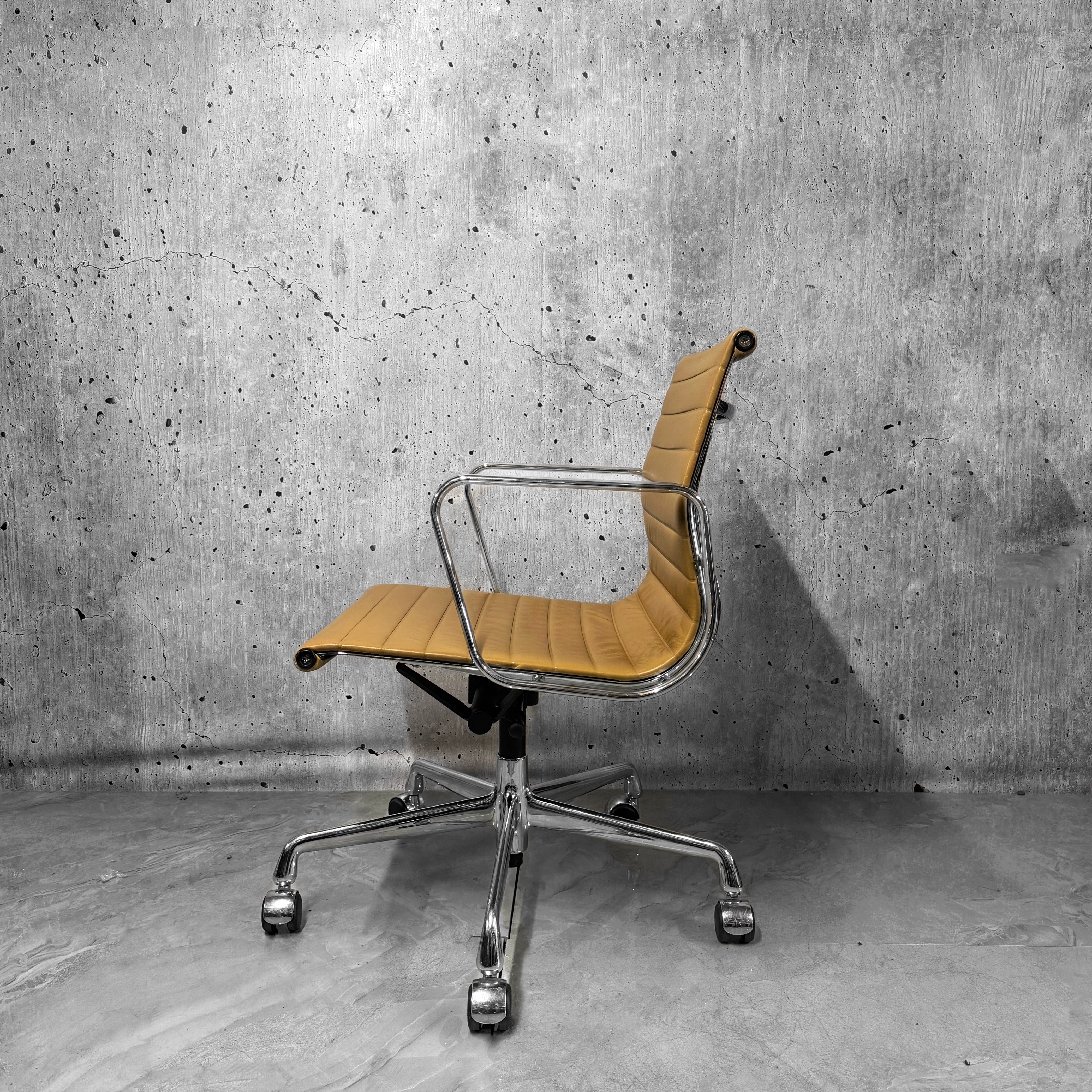 Vitra Eames EA117 Leather Ribbed Lowback Office Chair Refurbished Tan