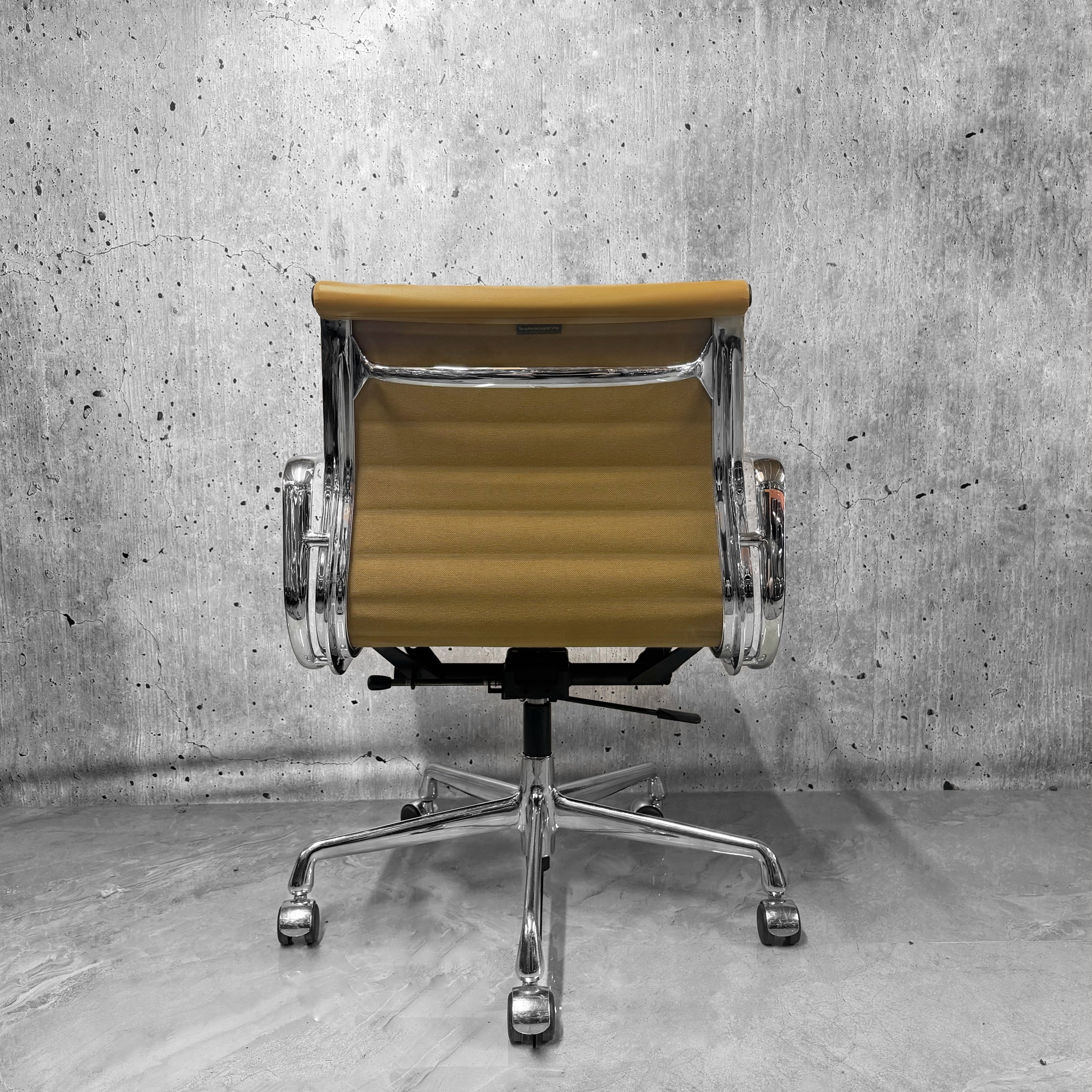 Vitra Eames EA117 Leather Ribbed Lowback Office Chair Refurbished Tan