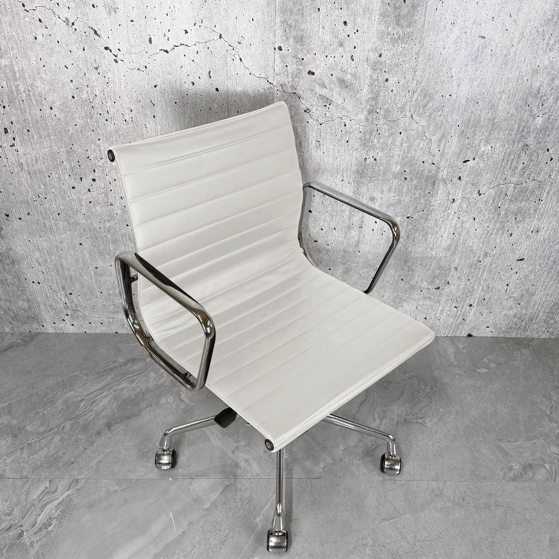 Vitra Eames EA117 Leather Ribbed Office Chair white