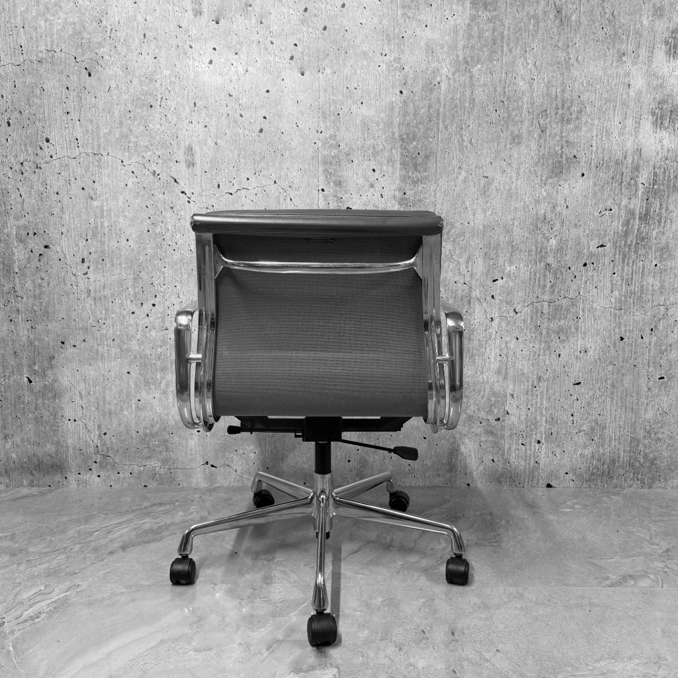 Vitra Eames EA217 Leather Softpad Lowback Office Chair grey
