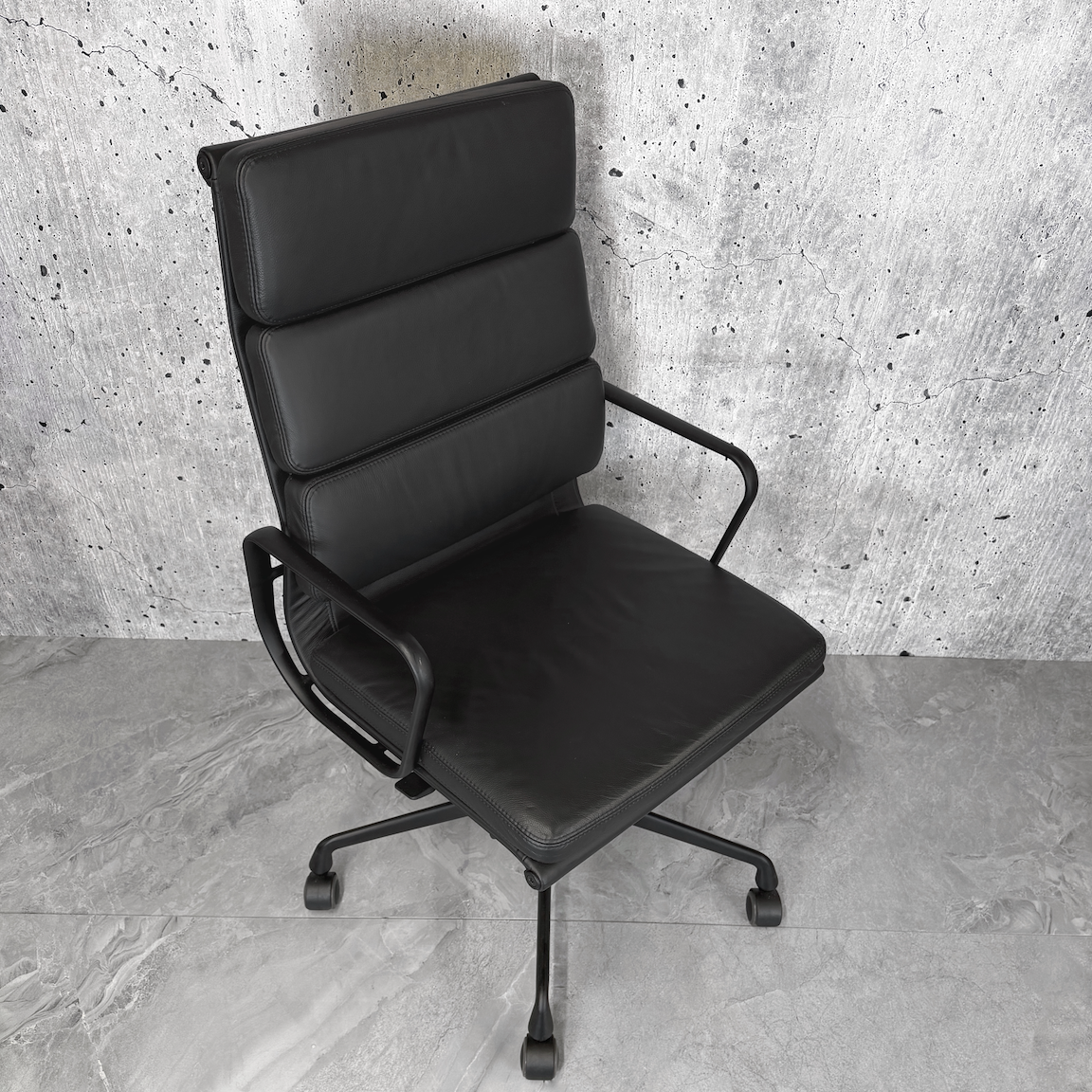 Vitra Eames EA219 Leather Highback Softpad Black Frame