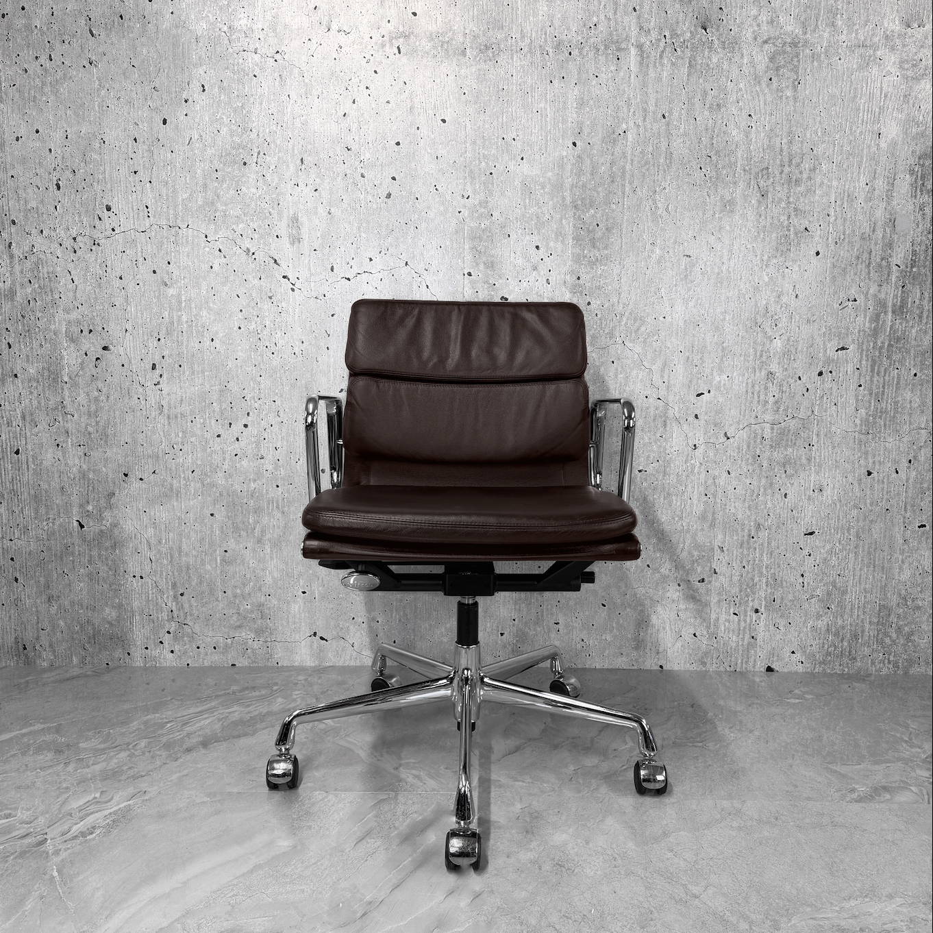 Vitra Eames Leather Softpad EA217 Lowback Office chair brown 1