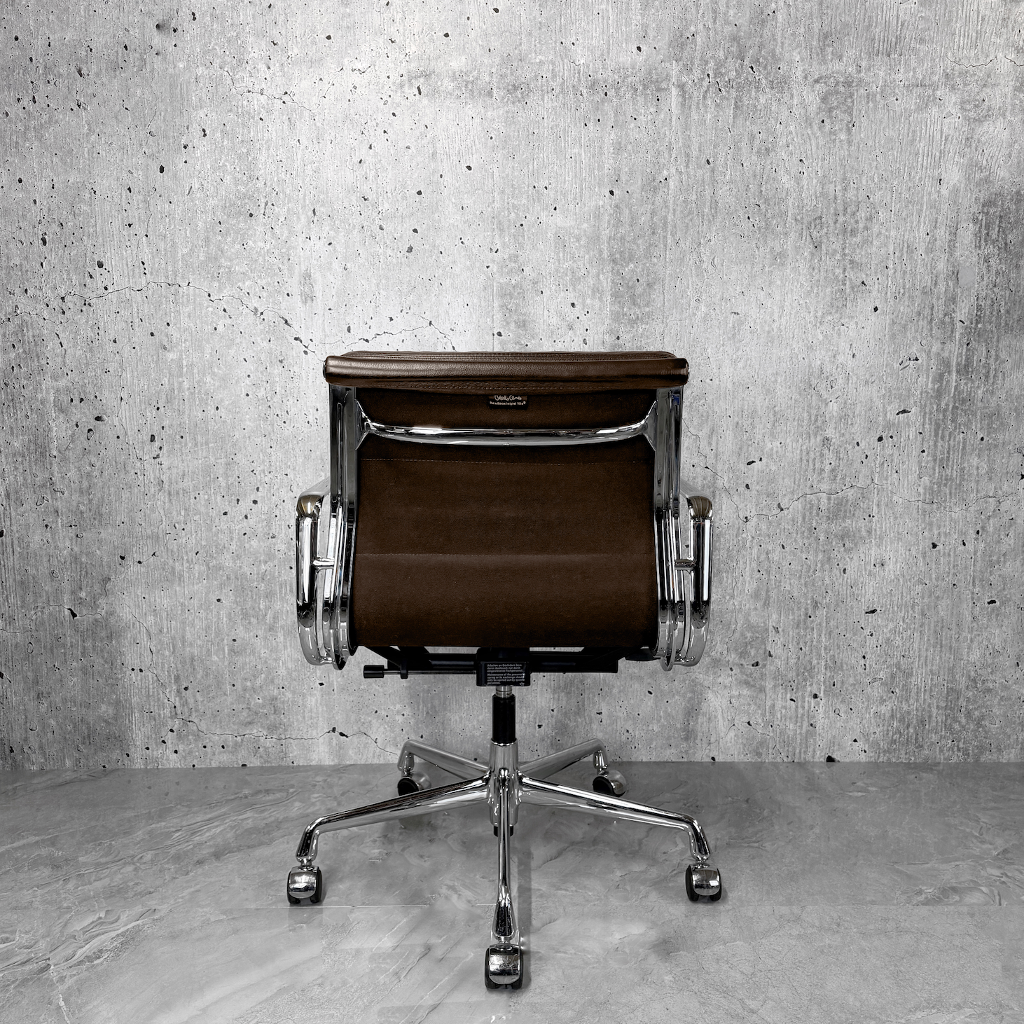 Vitra Eames Leather Softpad EA217 Lowback Office chair brown