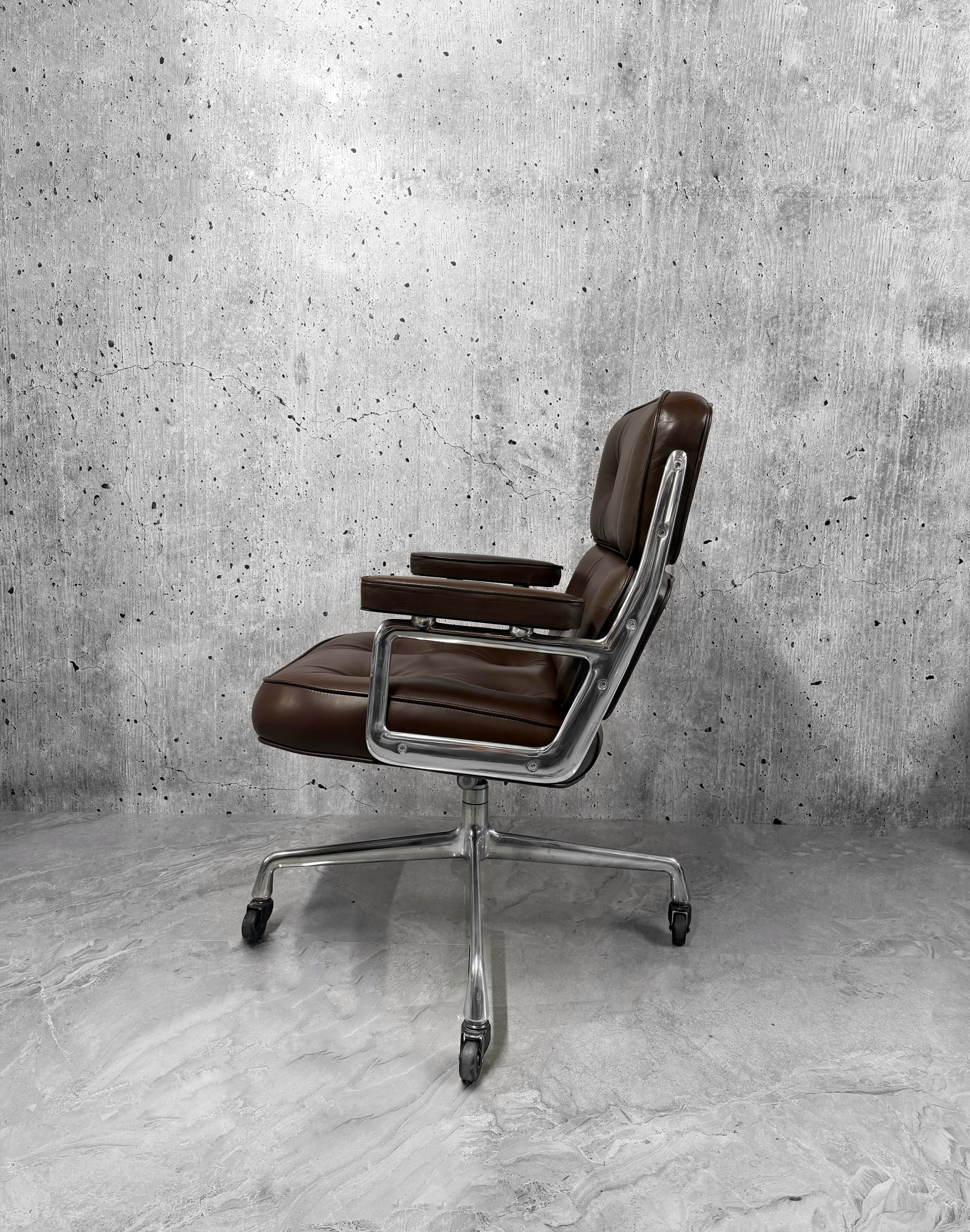 Herman Miller Eames Vintage Lifetime Lobby Chair Circa 1970s