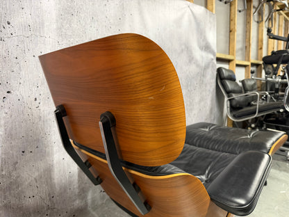 Vitra Eames 670 Lounge Chair & Ottoman American Cherry Preloved