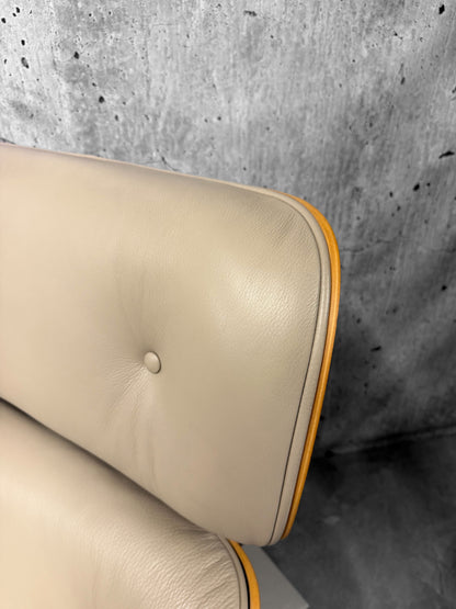 Vitra Eames 670 Lounge Chair American Cherry Sand Leather Preowned