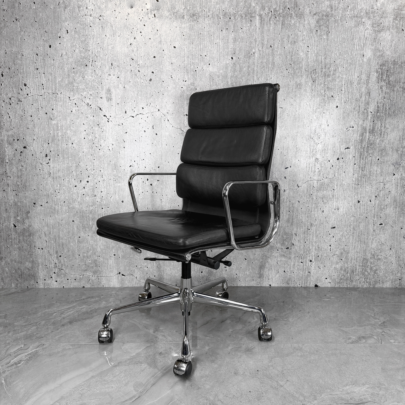 Black Leather Vitra Eames EA219 Chrome Office Chair
