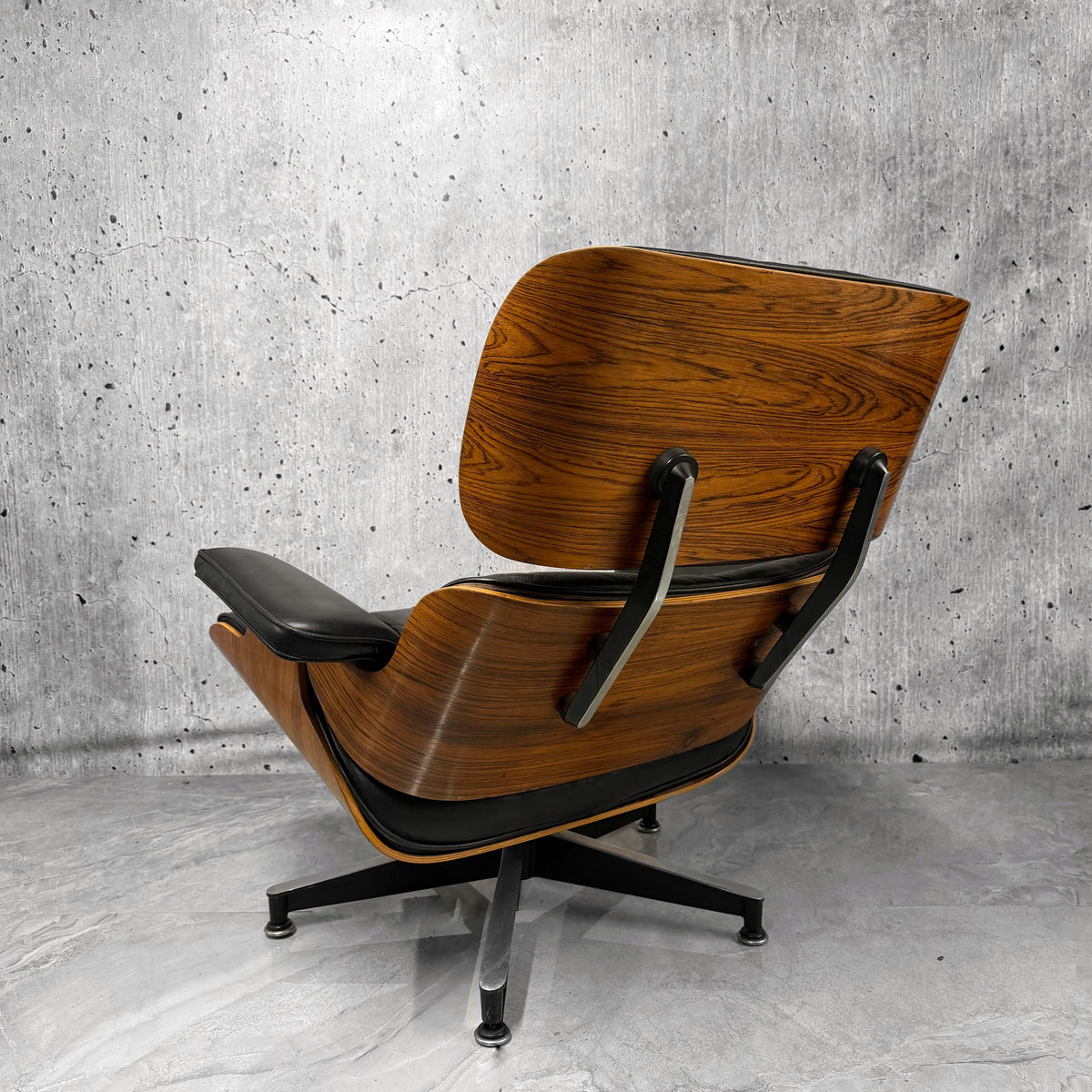 Herman Miller Eames 670 Lounge Chair Rosewood Vintage