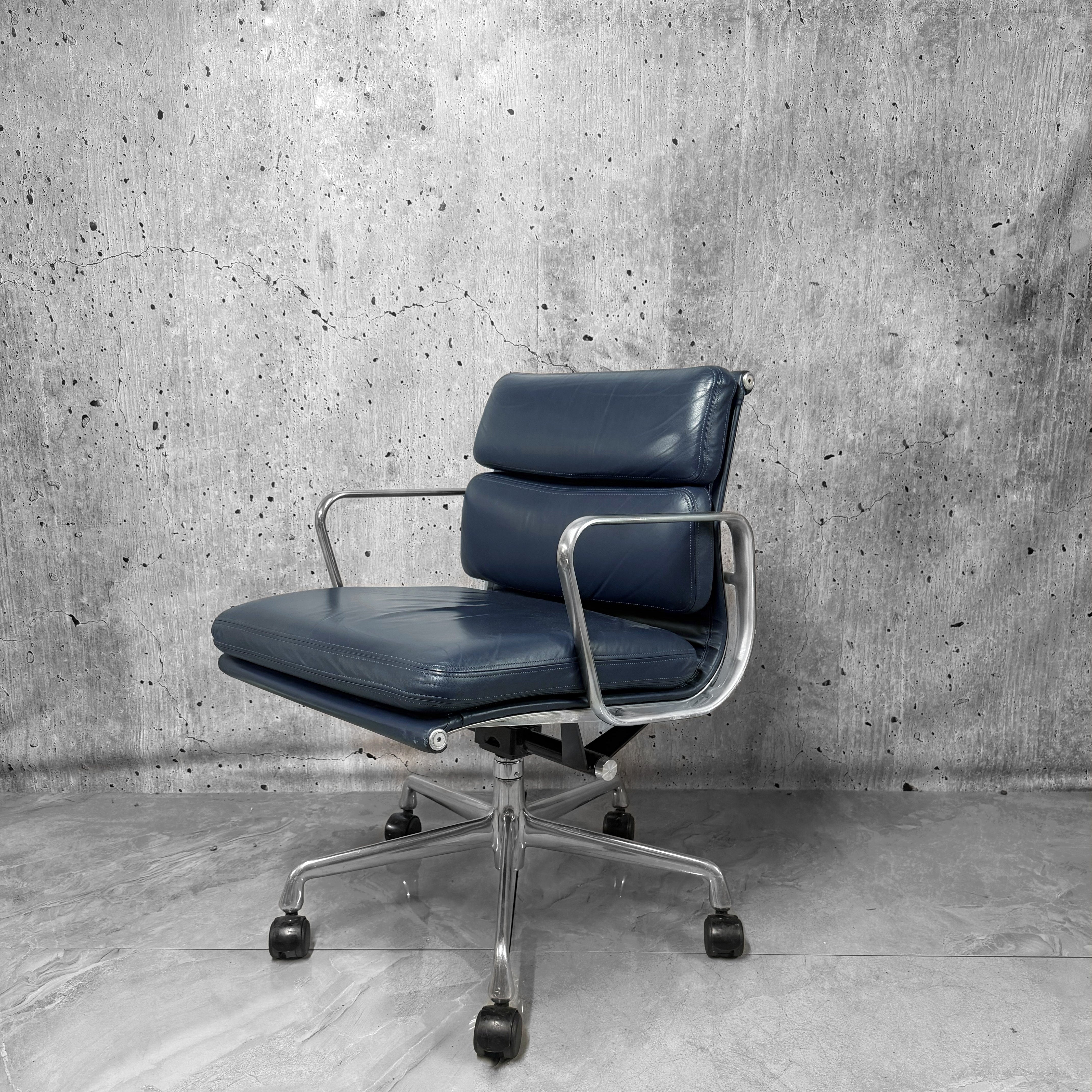 Herman Miller Eames USA EA435 Softpad Leather Office Chair Refurbished