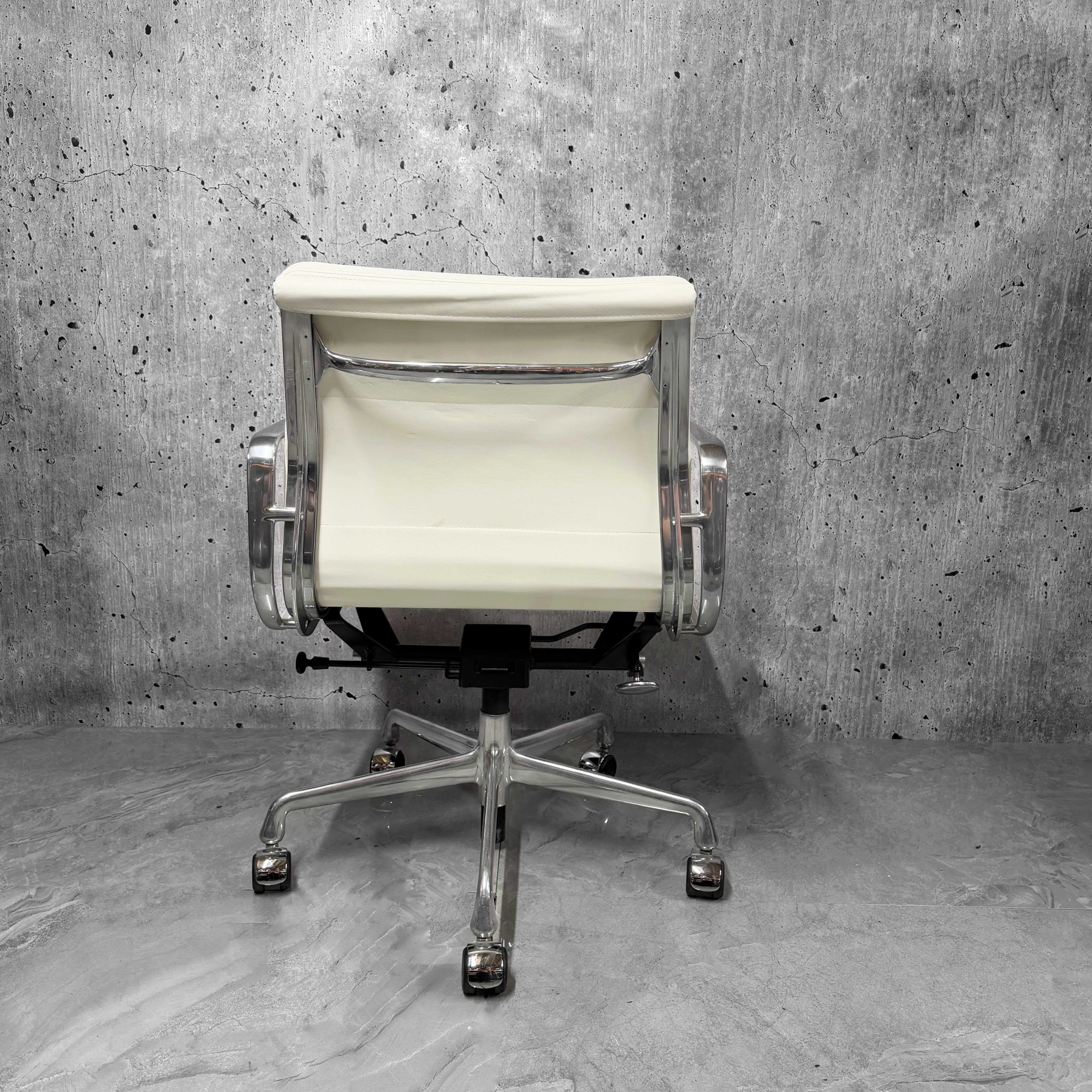 Herman Miller Eames USA EA435 Softpad Office Chair Refurbished