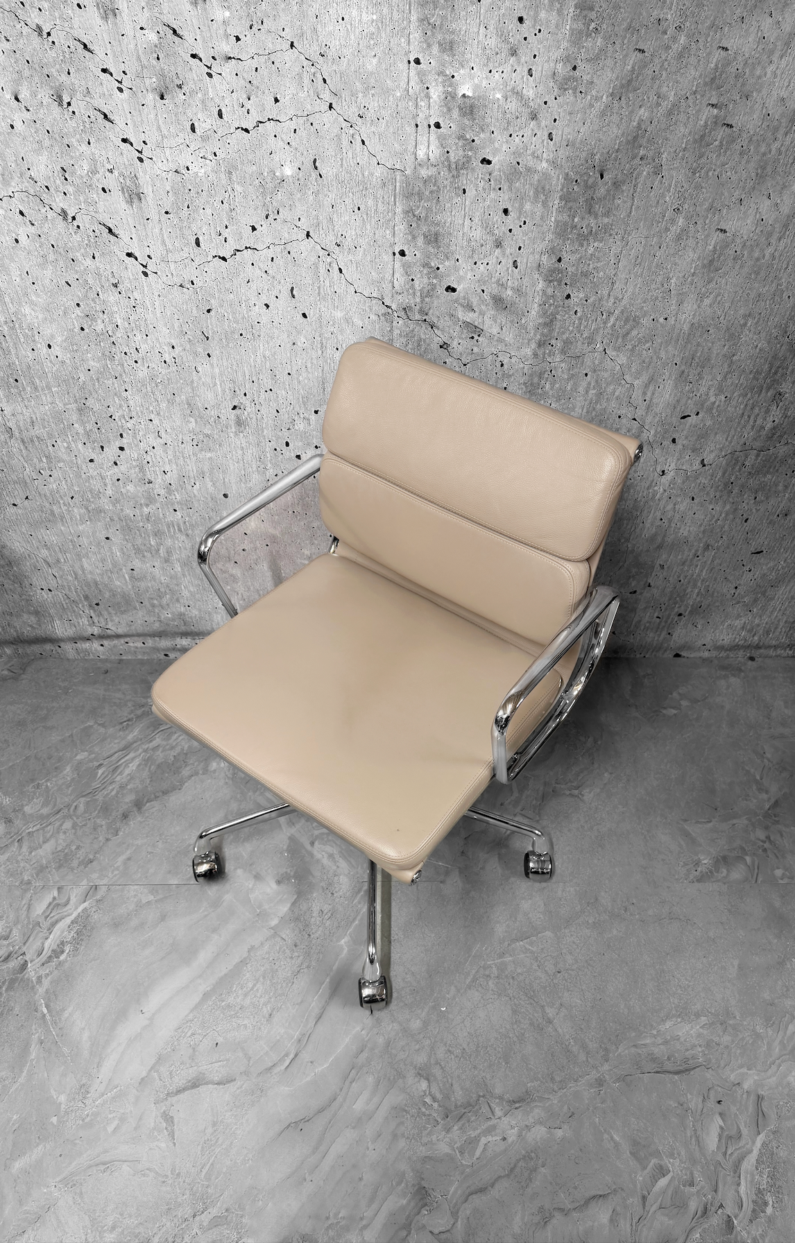 Vitra Eames EA217 Leather Softpad Lowback Office Chair Refurbished