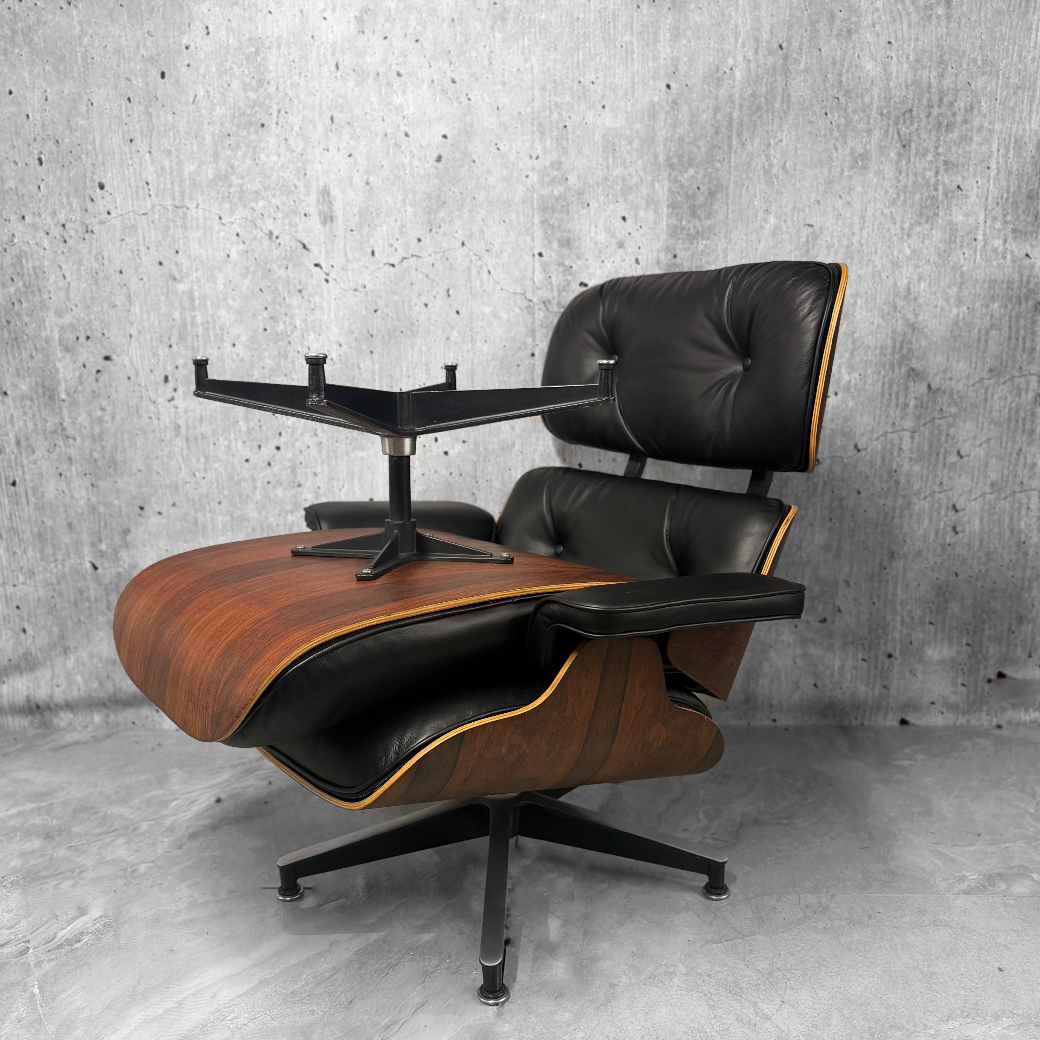 Vintage 1969 Herman Miller Eames 670 Lounge Chair & Ottoman Brazilian Rosewood