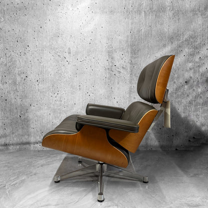 Vitra Eames 670 Lounge Chair & Ottoman Brown Walnut Chrome Preloved