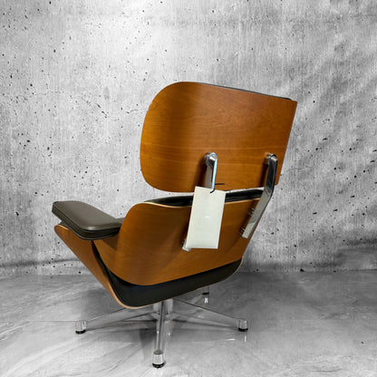 Vitra Eames 670 Lounge Chair & Ottoman Brown Walnut Chrome Preloved