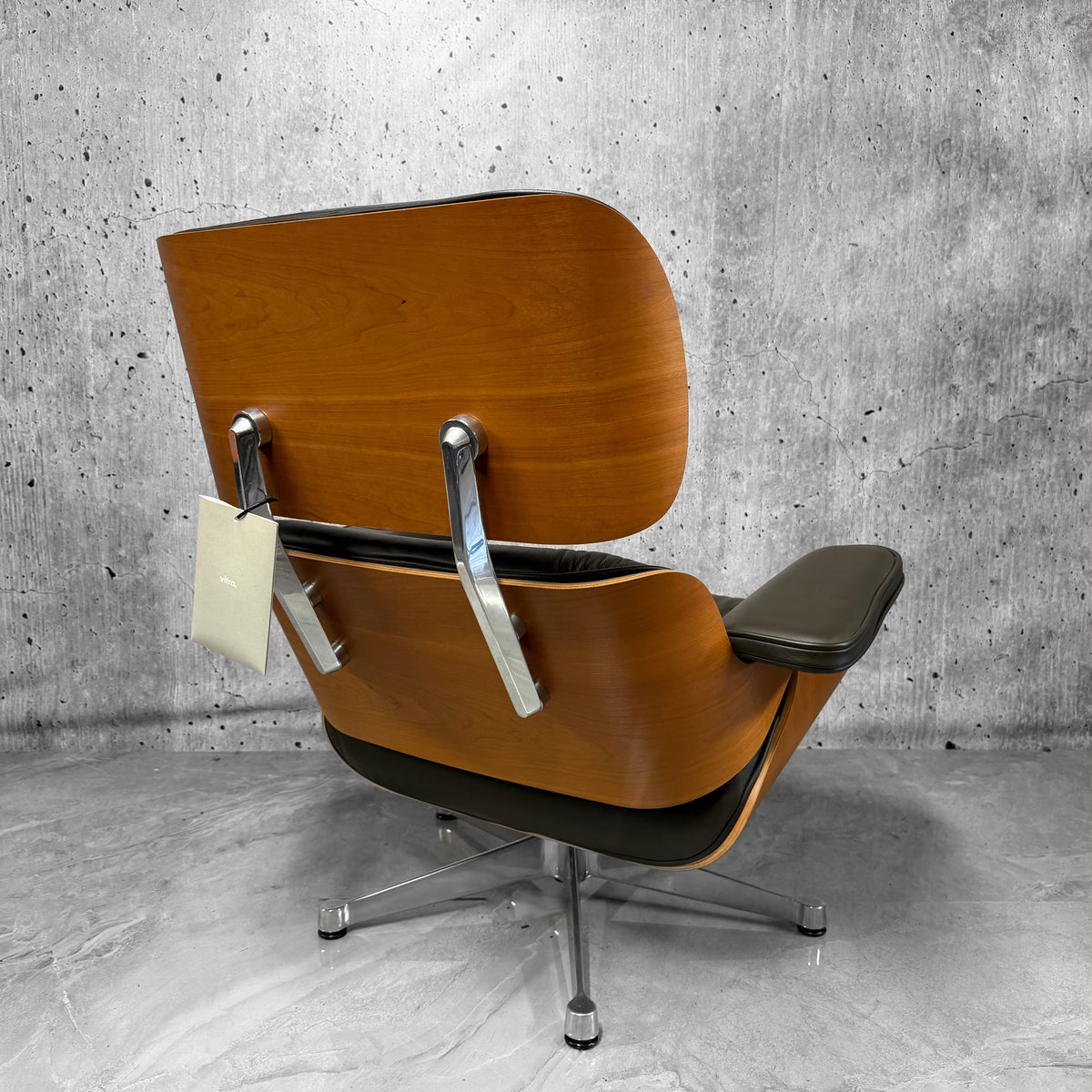 Vitra Eames 670 Lounge Chair & Ottoman Brown Walnut Chrome Preloved
