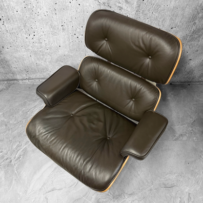 Vitra Eames 670 Lounge Chair & Ottoman Brown Walnut Chrome Preloved