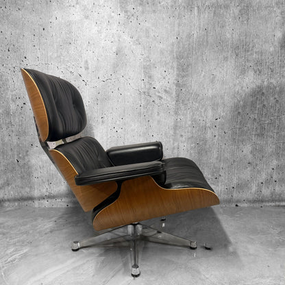 Vitra Eames 670 Lounge Chair & Ottoman Walnut Chrome Preloved