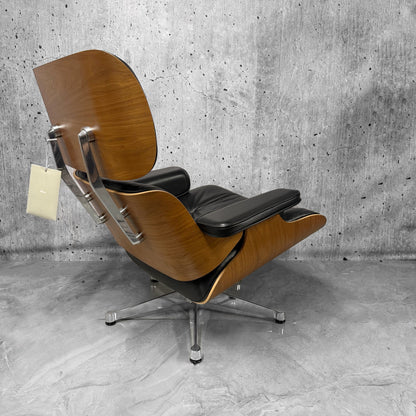 Vitra Eames 670 Lounge Chair & Ottoman Walnut Chrome Preloved