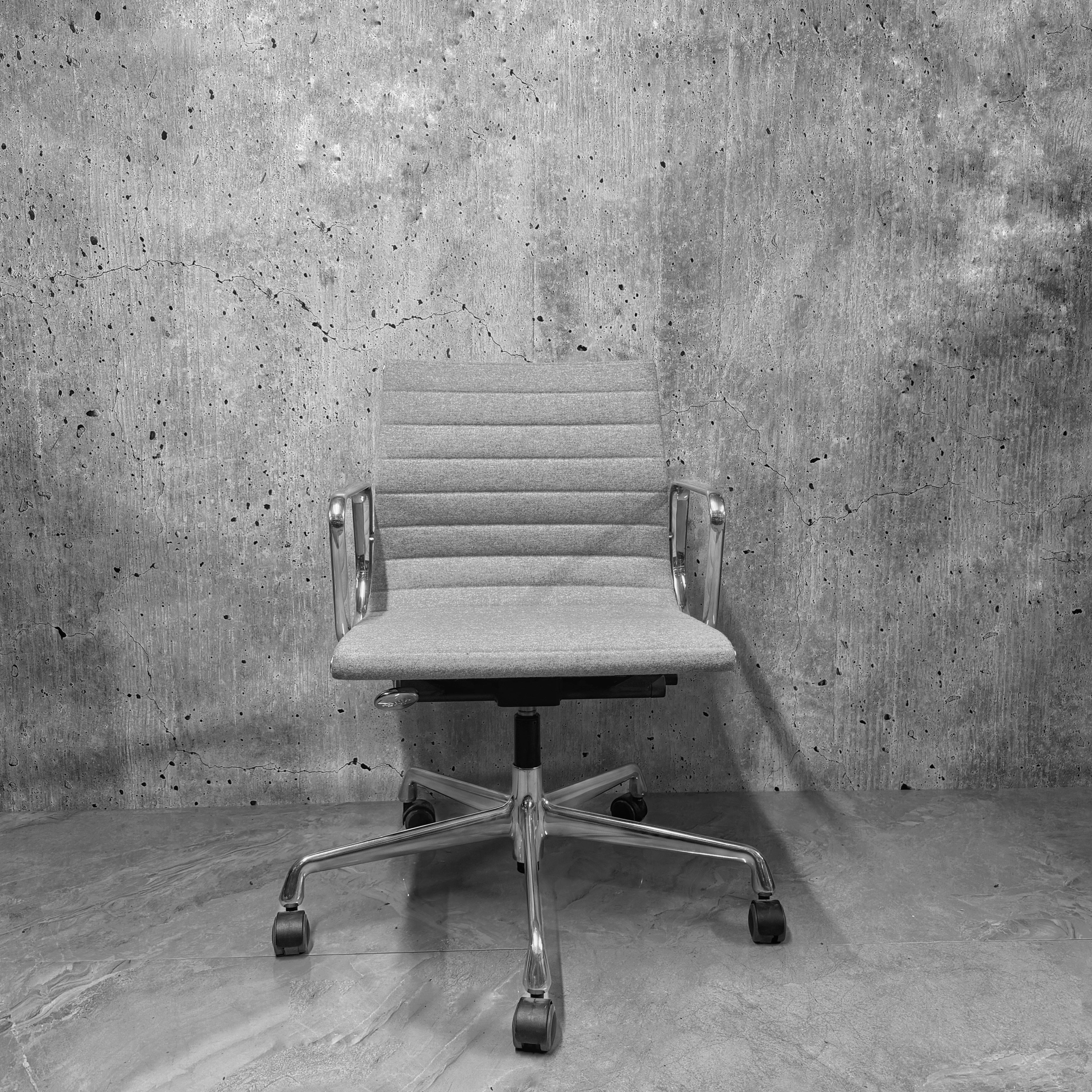 Vitra Eames EA117 Fabric Ribbed Lowback Office Chair New Condition
