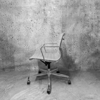Vitra Eames EA117 Fabric Ribbed Lowback Office Chair New Condition