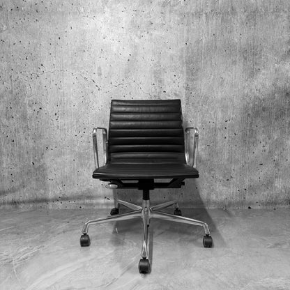Vitra Eames EA117 Leather Ribbed Lowback Office Chair Refurbished