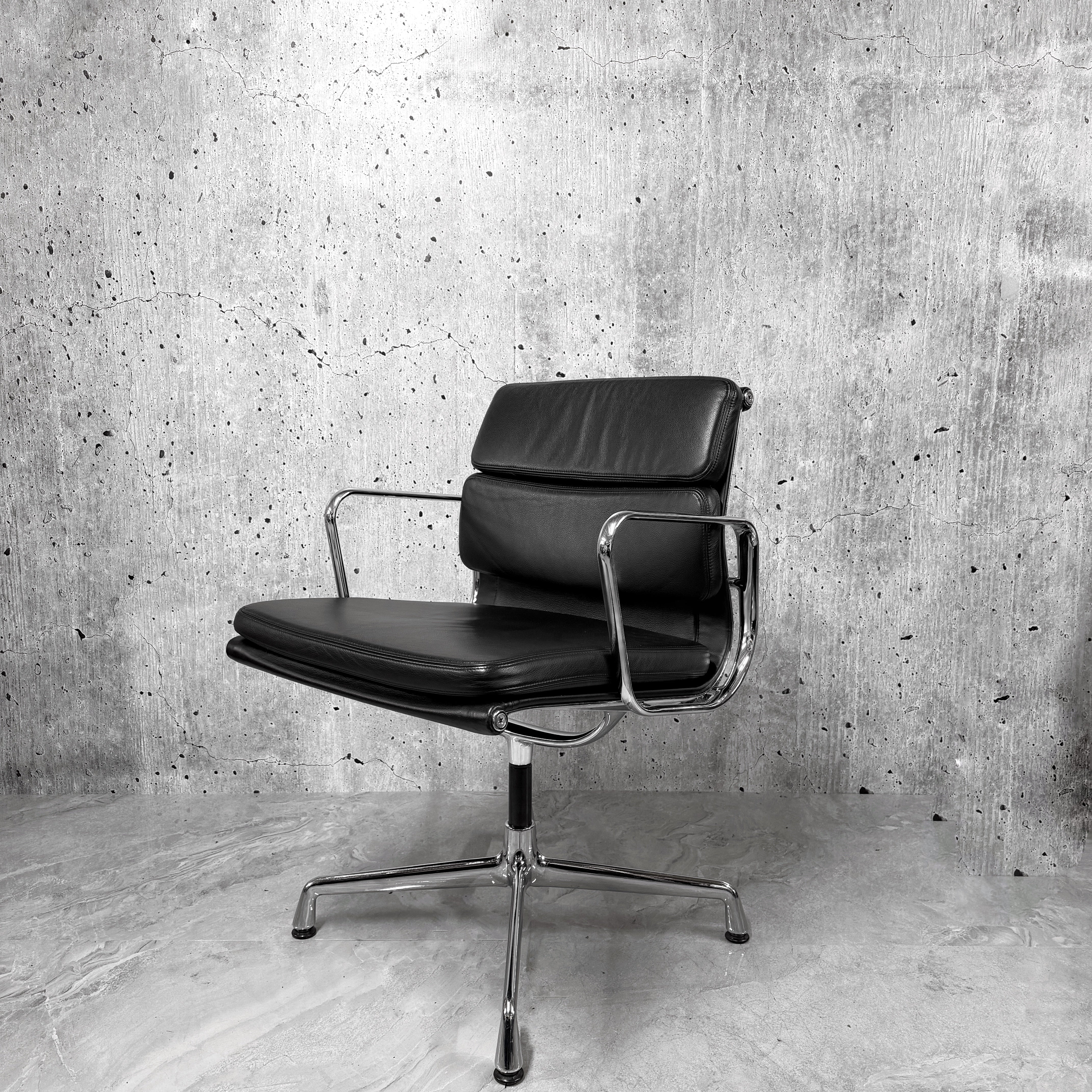 Vitra Eames EA208 Softpad Lowback Office Chair