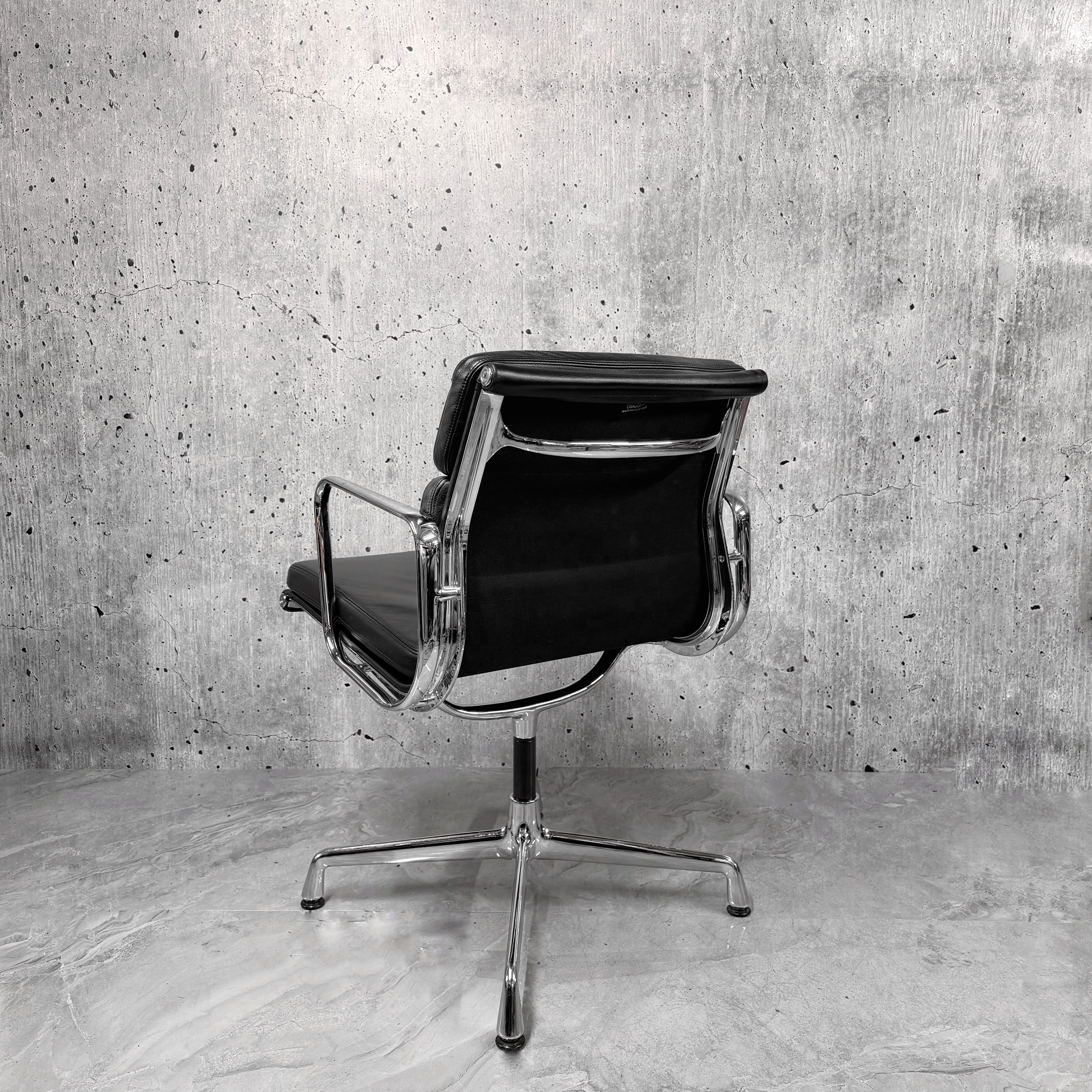 Vitra Eames EA208 Softpad Lowback Office Chair