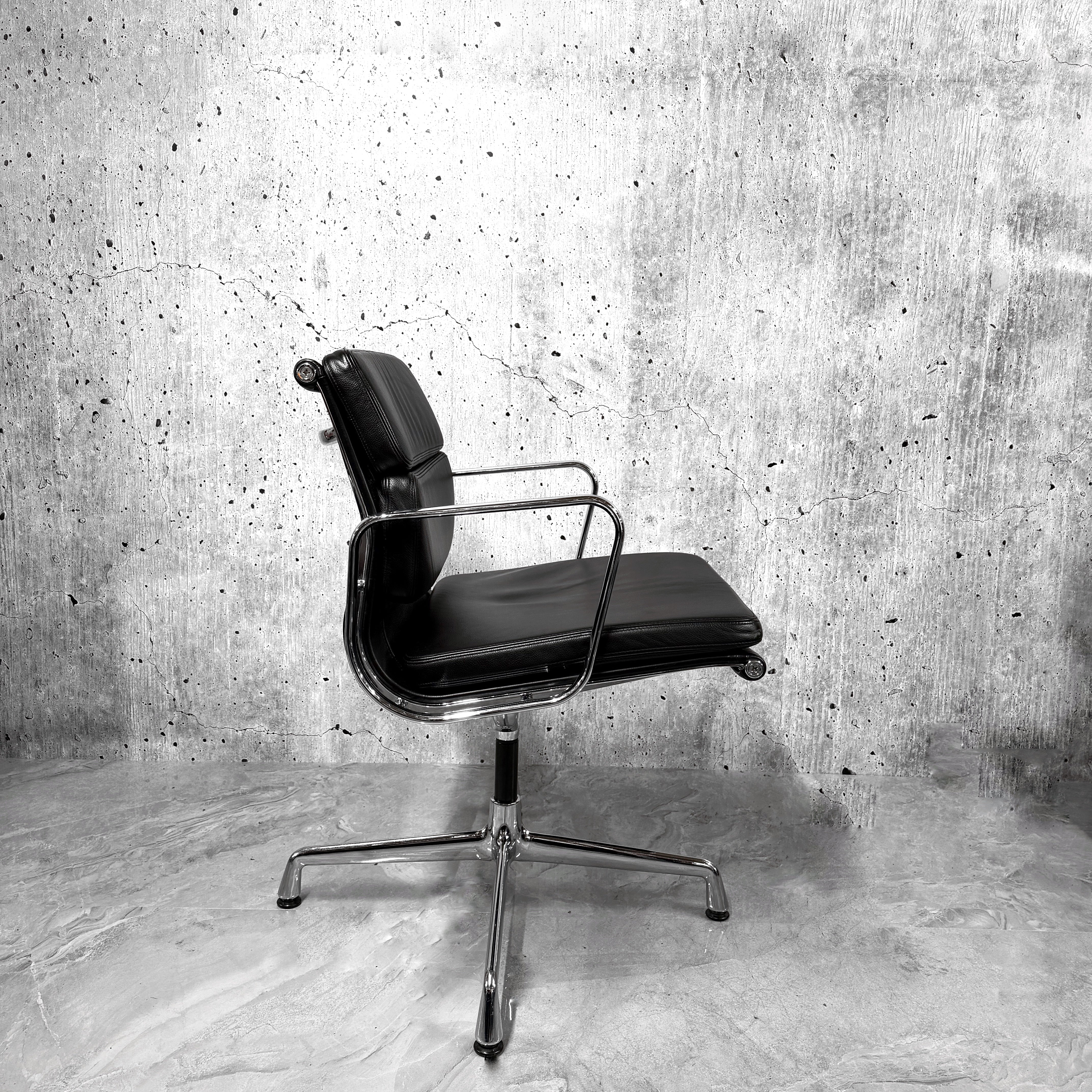 Vitra Eames EA208 Softpad Lowback Office Chair