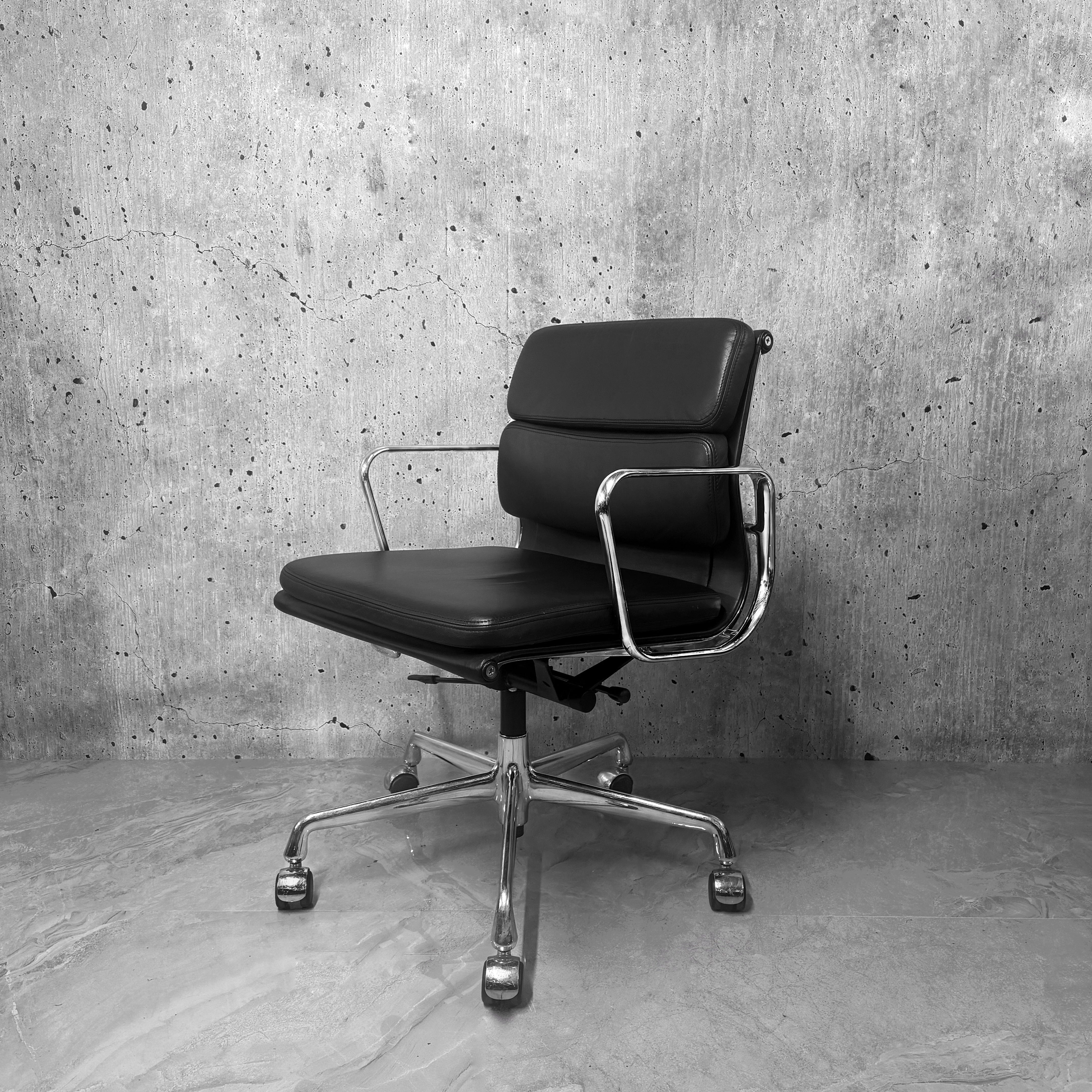 Vitra Eames EA217 Leather Softpad Lowback Office Chair Refurbished