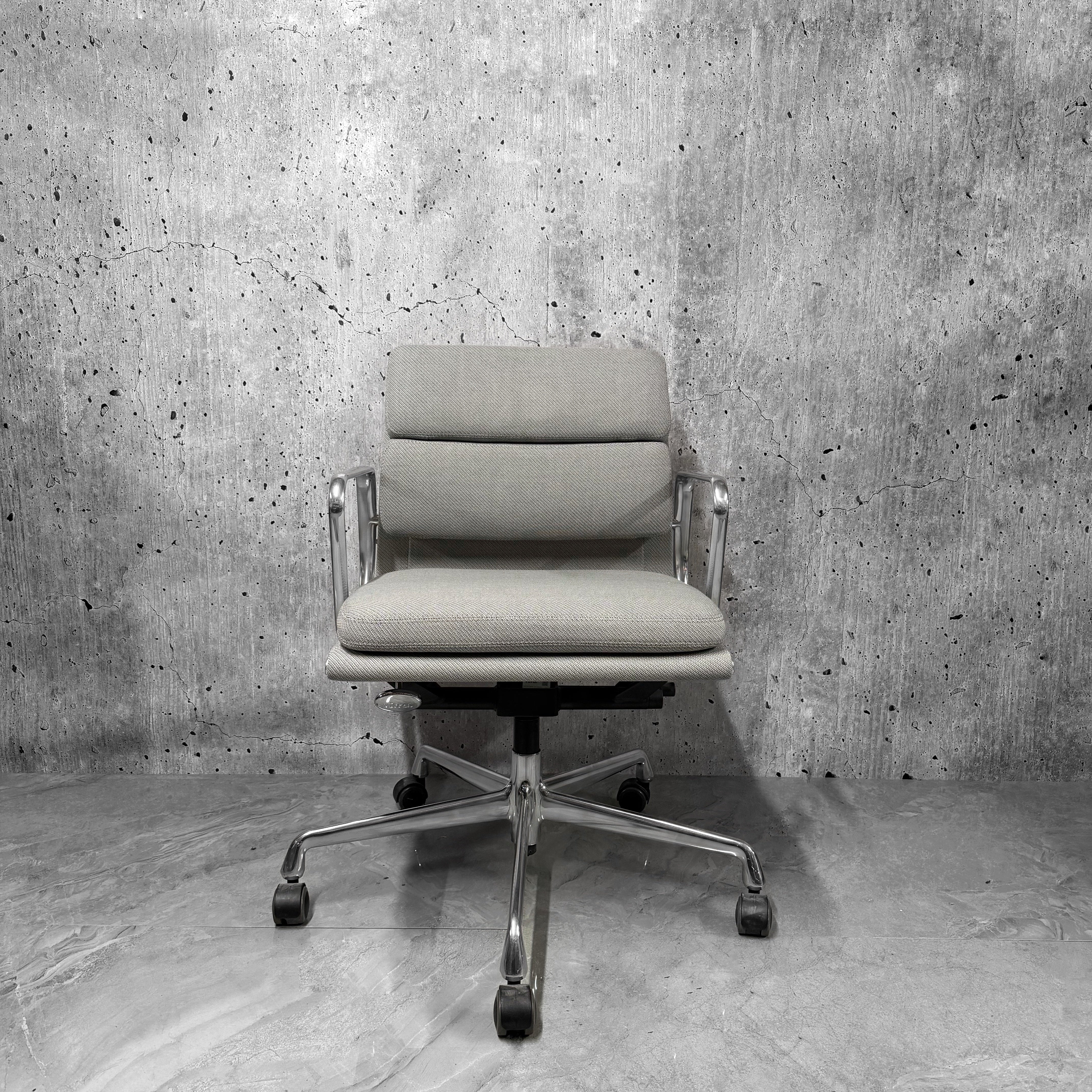 Vitra Eames EA217 Softpad Fabric Lowback Office Chair New Condition
