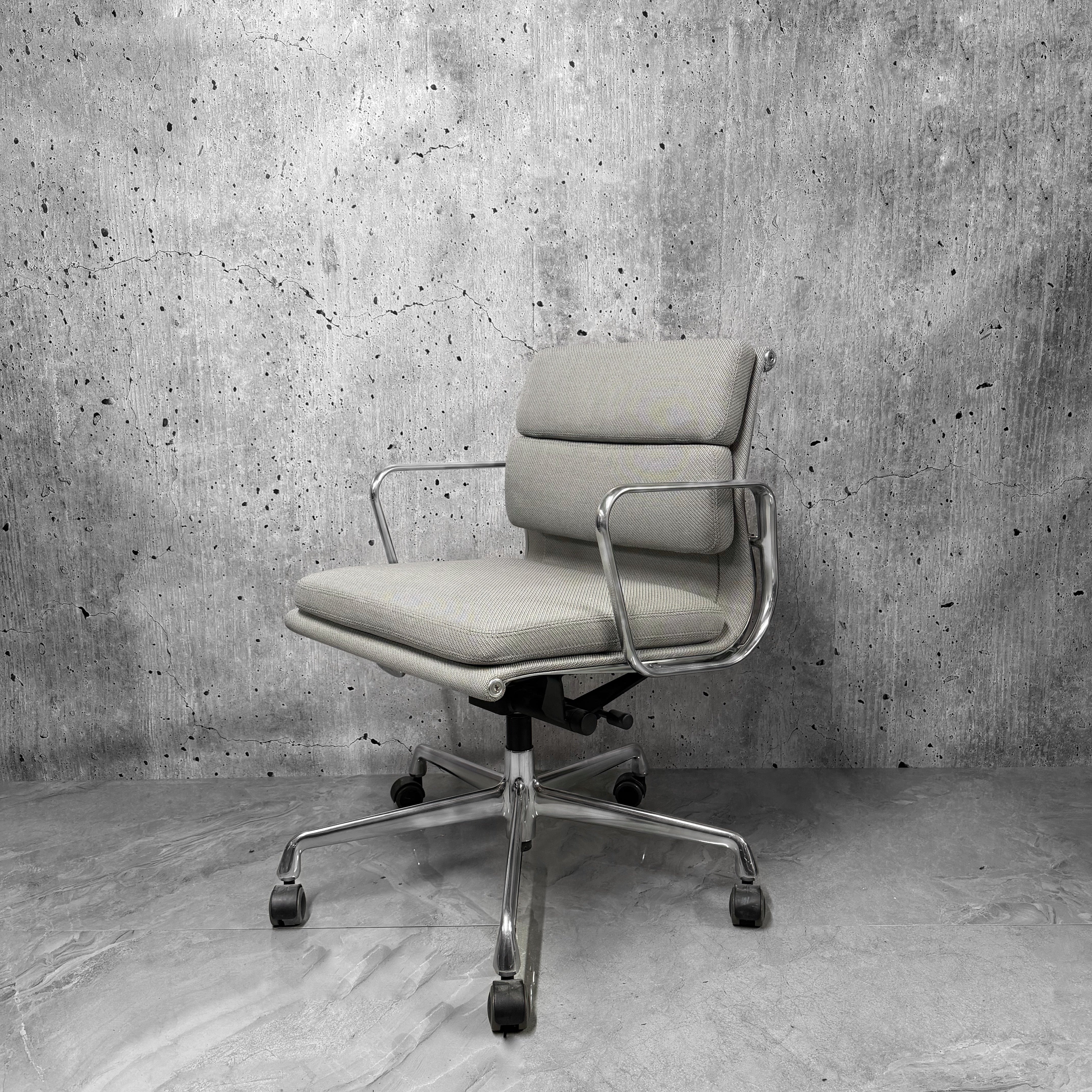 Vitra Eames EA217 Softpad Fabric Lowback Office Chair New Condition