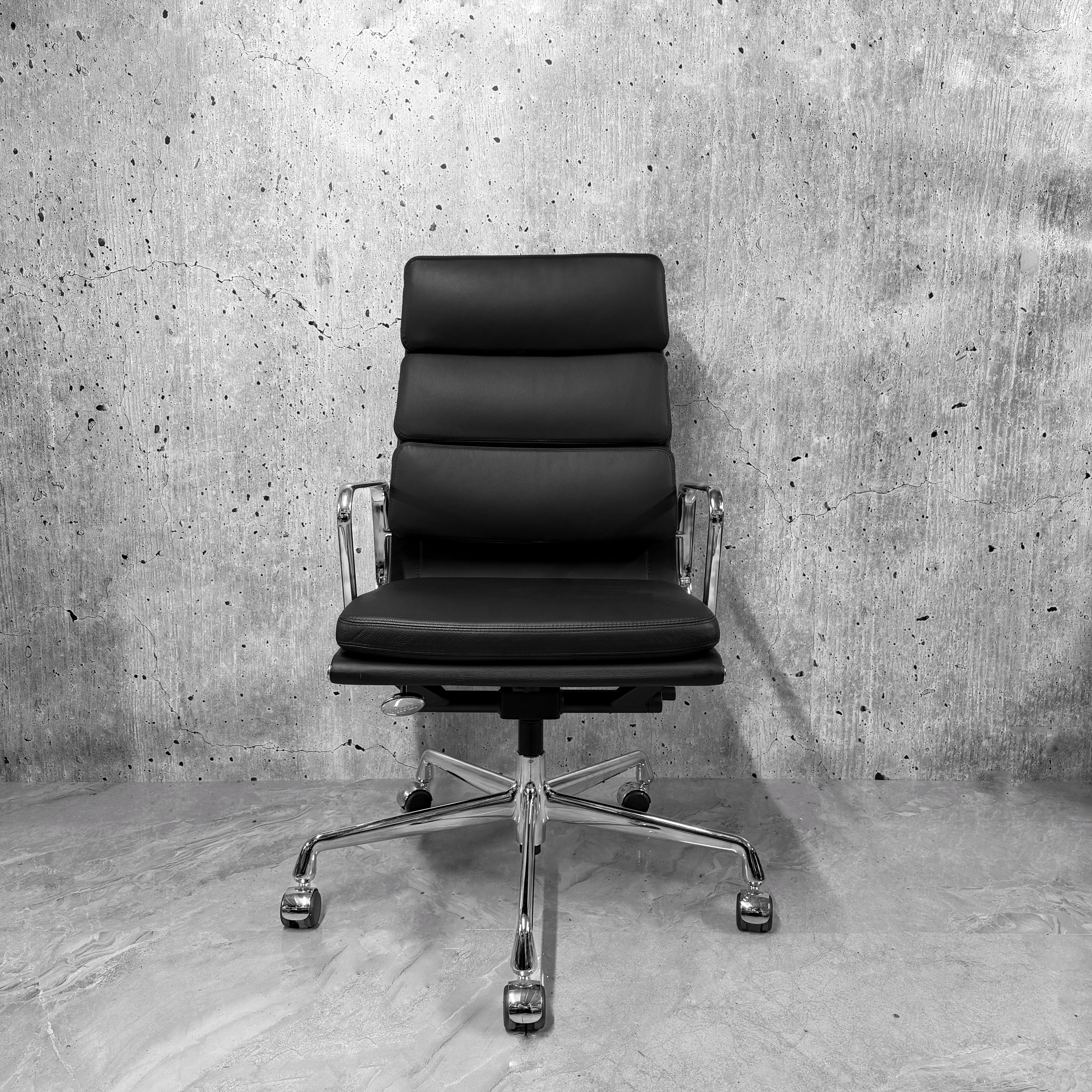 Vitra Eames EA219 Leather Highback Softpad 2023 Unused