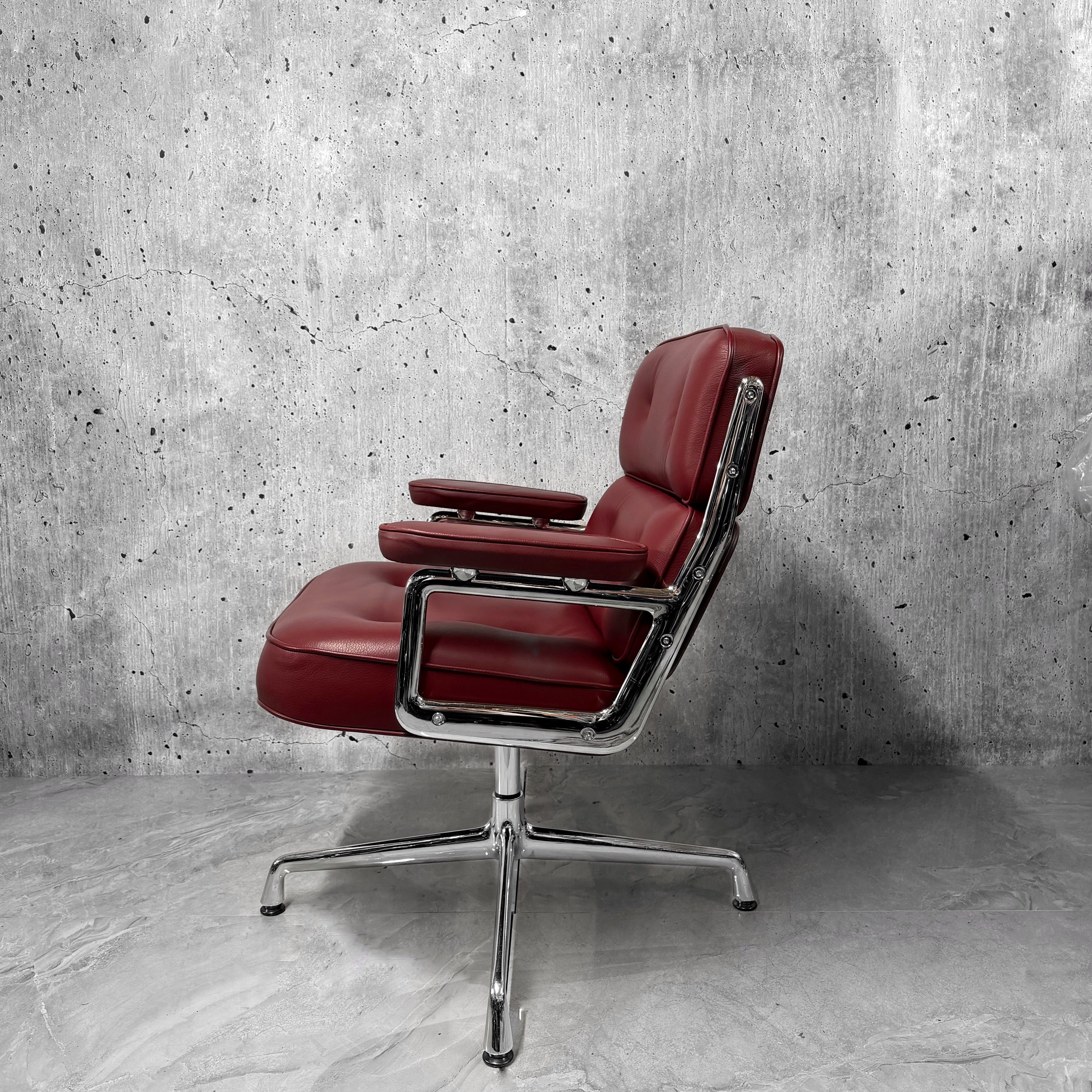 Vitra Eames ES108 Lifetime Lobby Chair Bordeaux Leather Chrome PreLoved